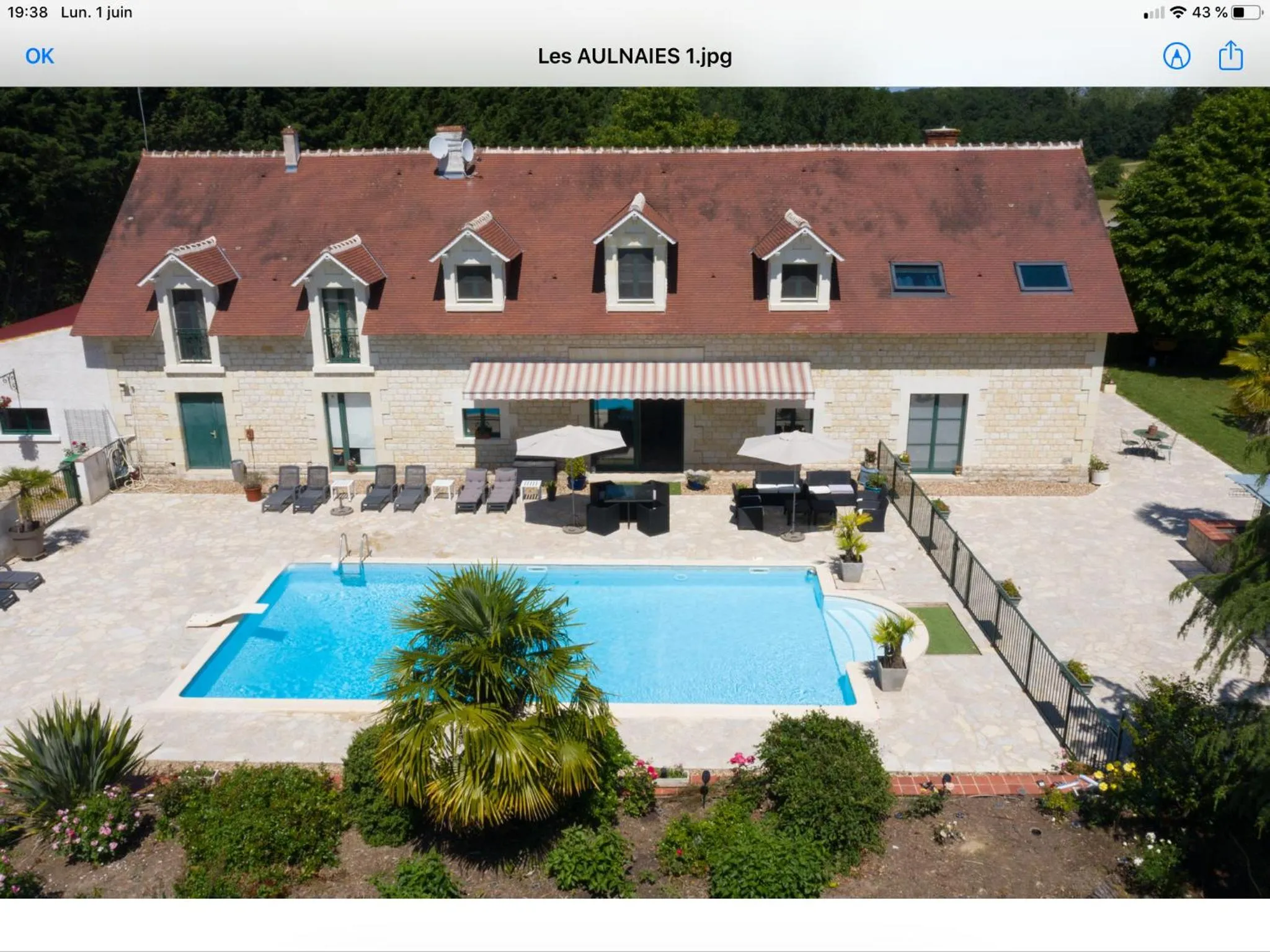 Swimming pool in Les Aulnaies - B&B