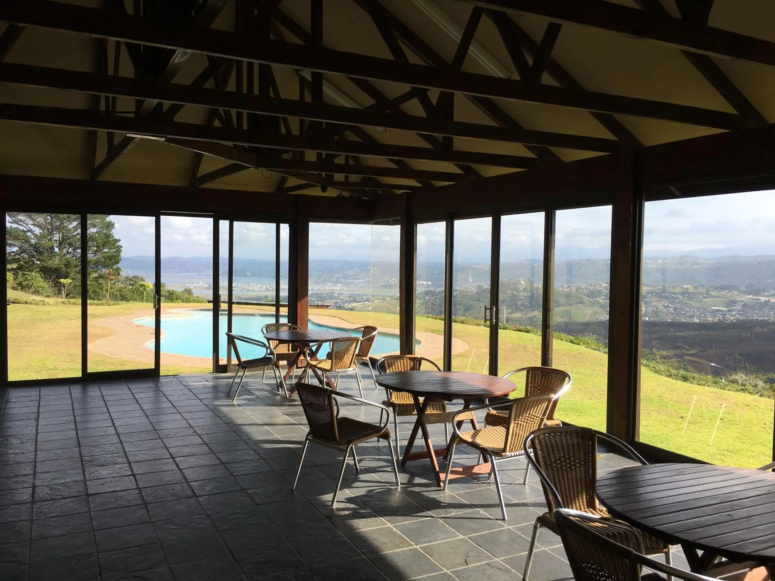 Restaurant/places to eat in Hippo House