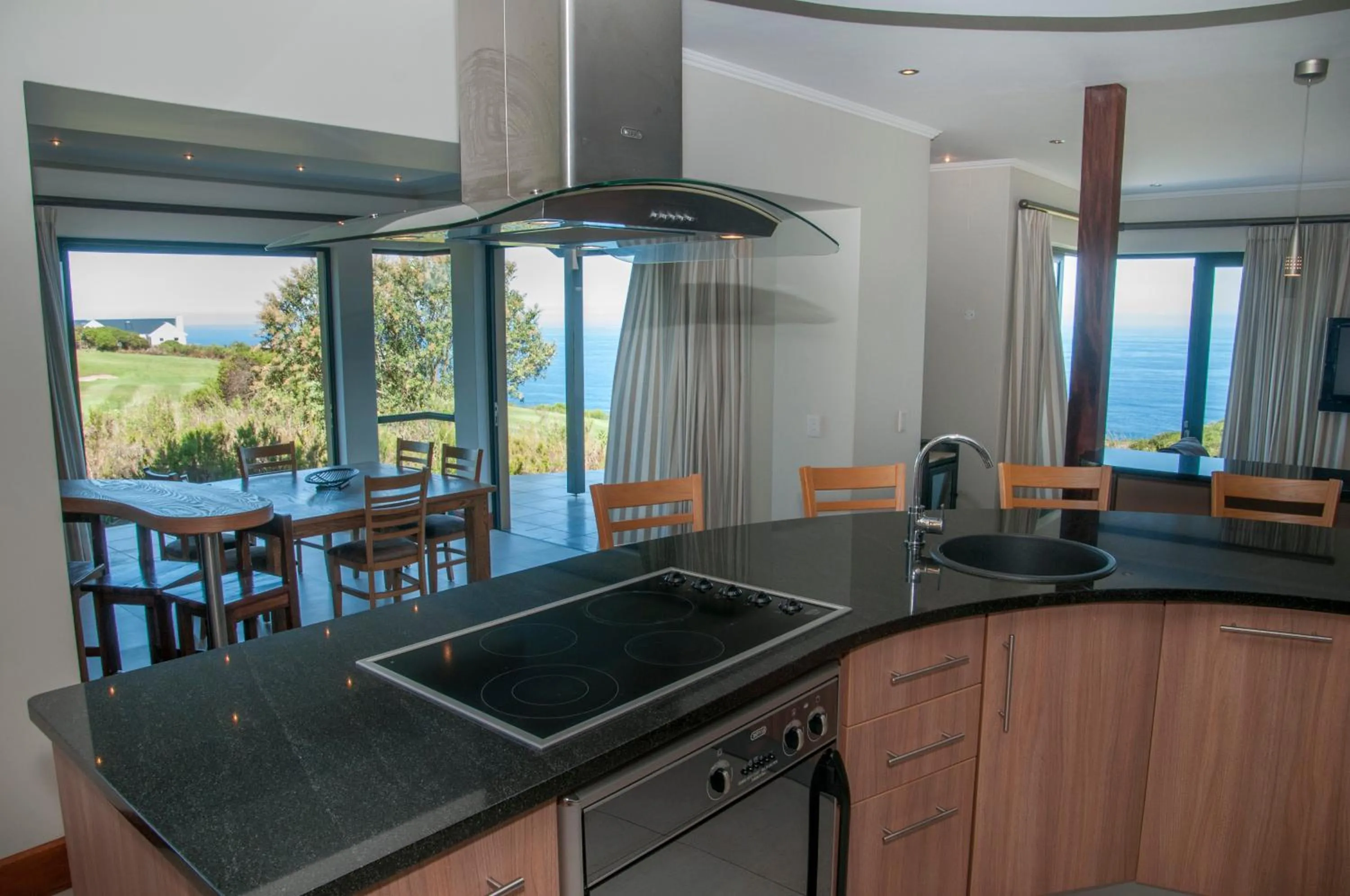 Kitchen or kitchenette in Hippo House