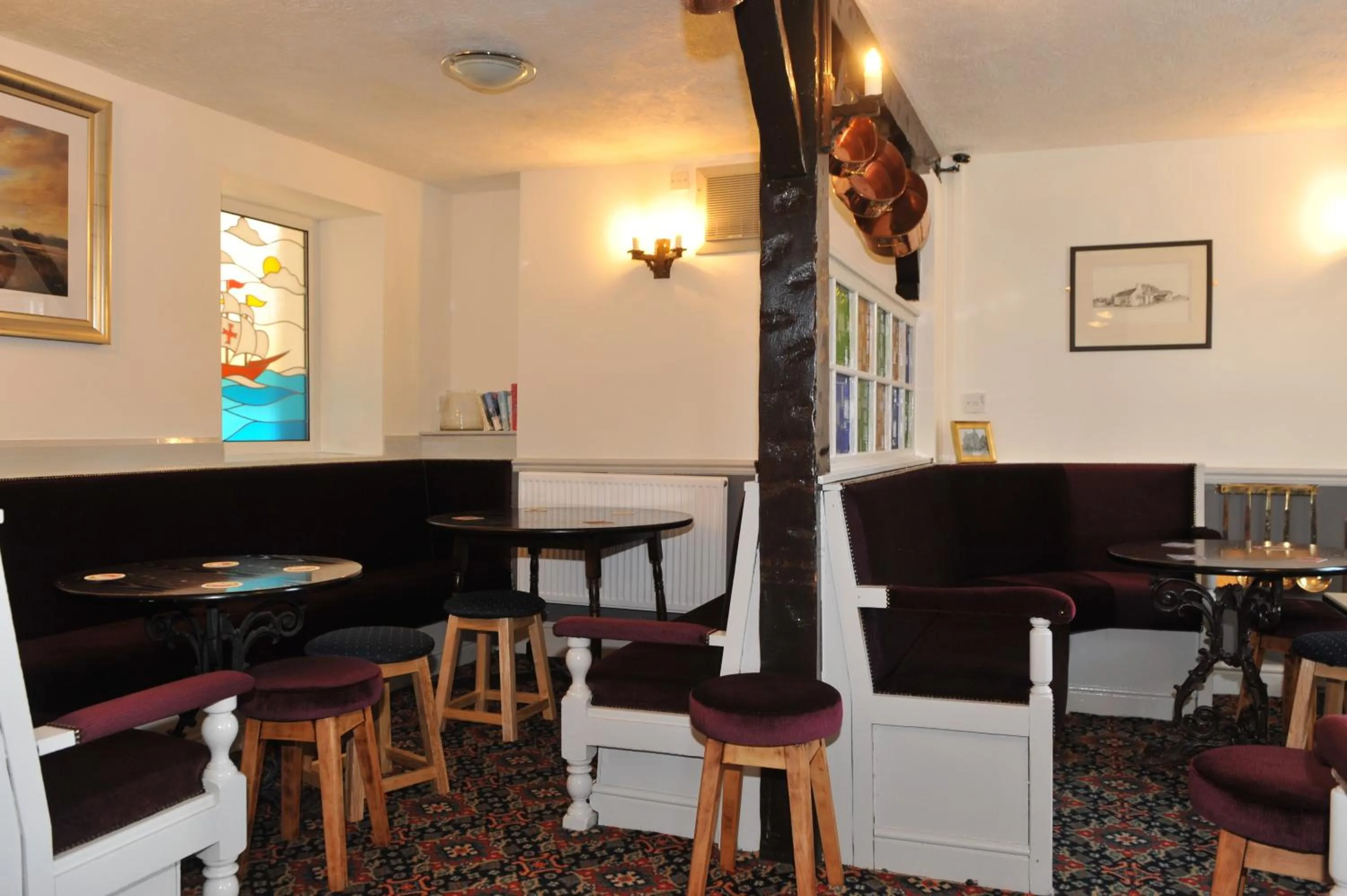 Restaurant/places to eat in California Inn