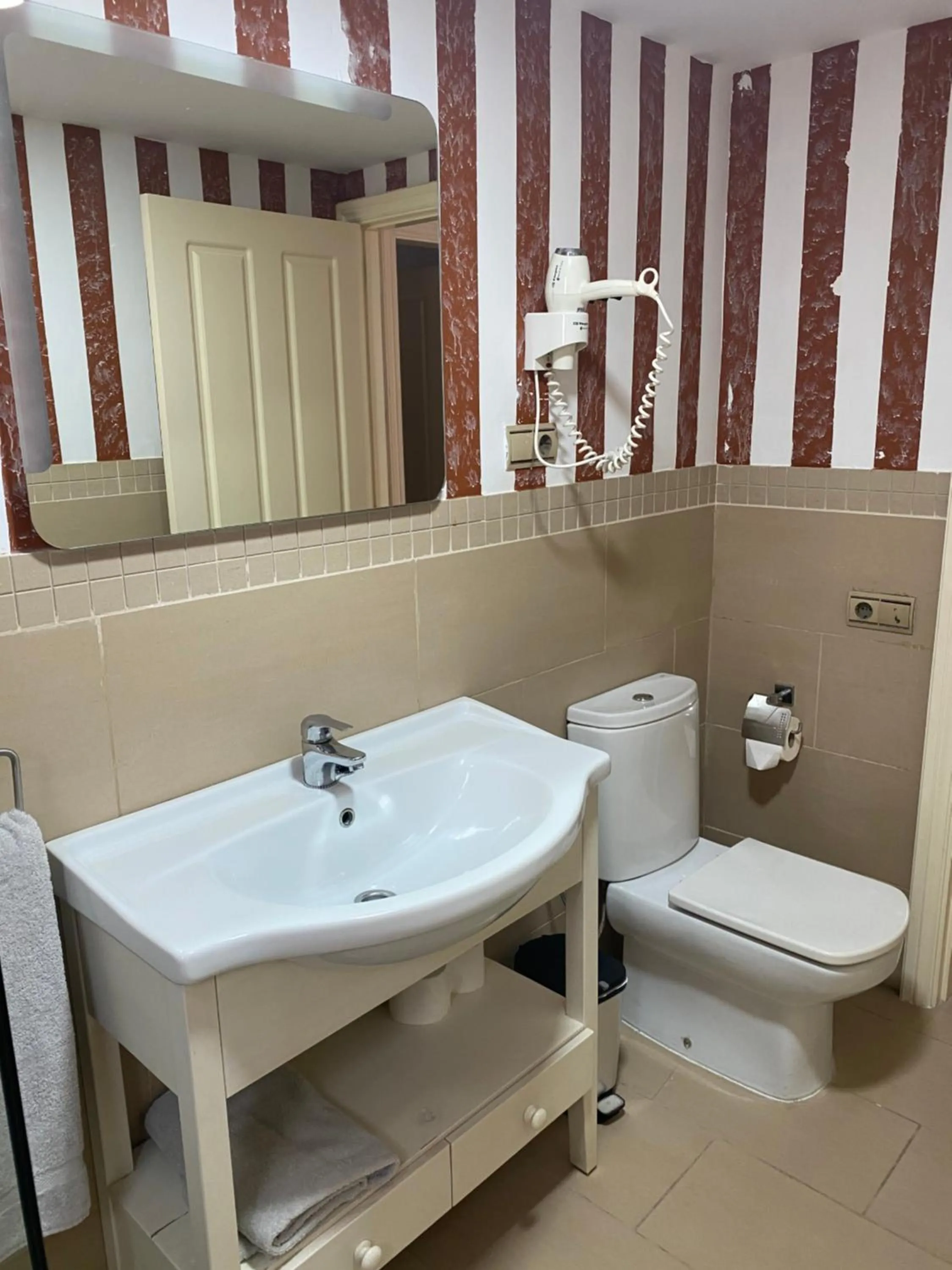 Bathroom in Apartamentos Maspalomas Oasis