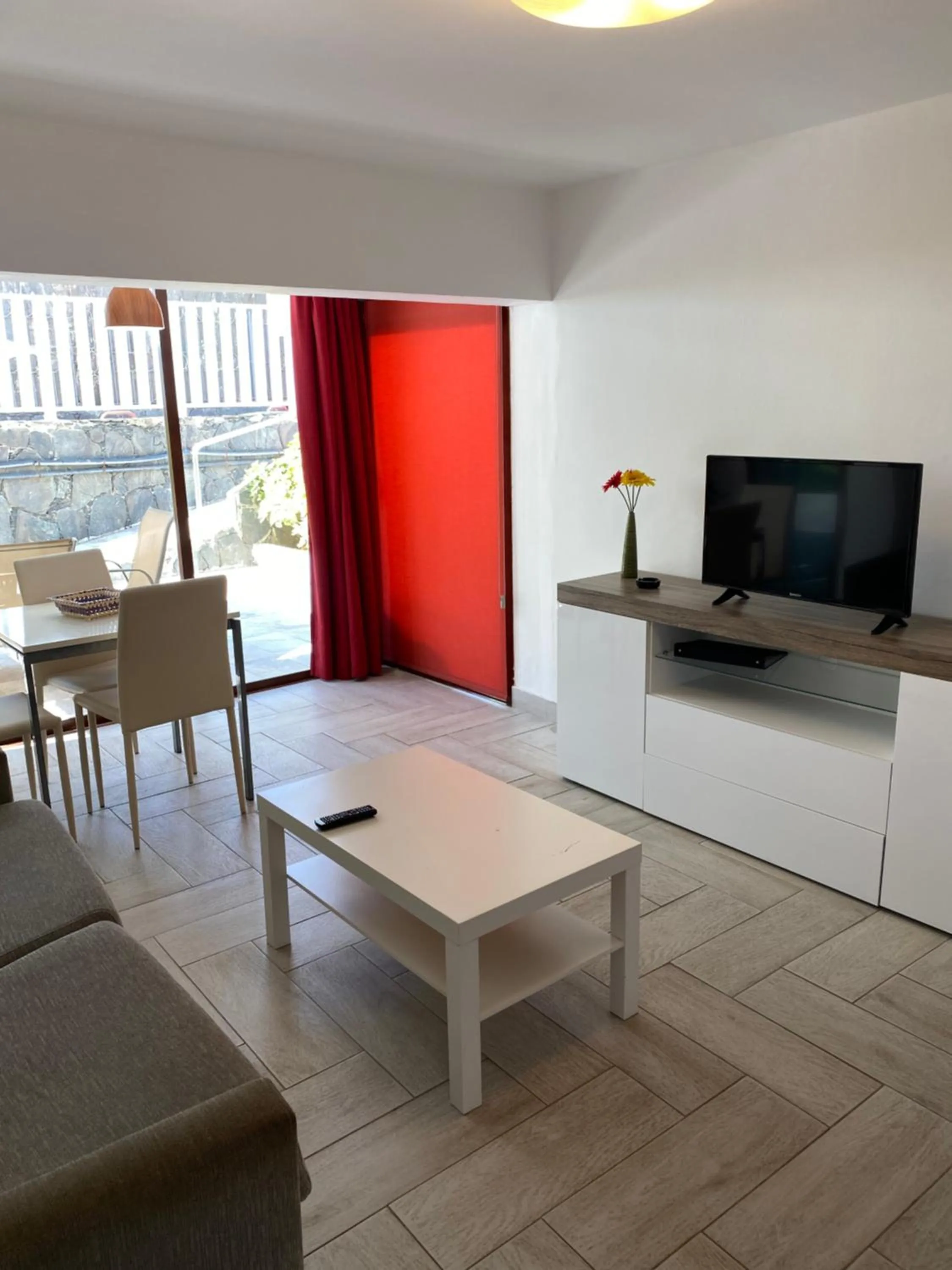 Living room, TV/Entertainment Center in Apartamentos Maspalomas Oasis