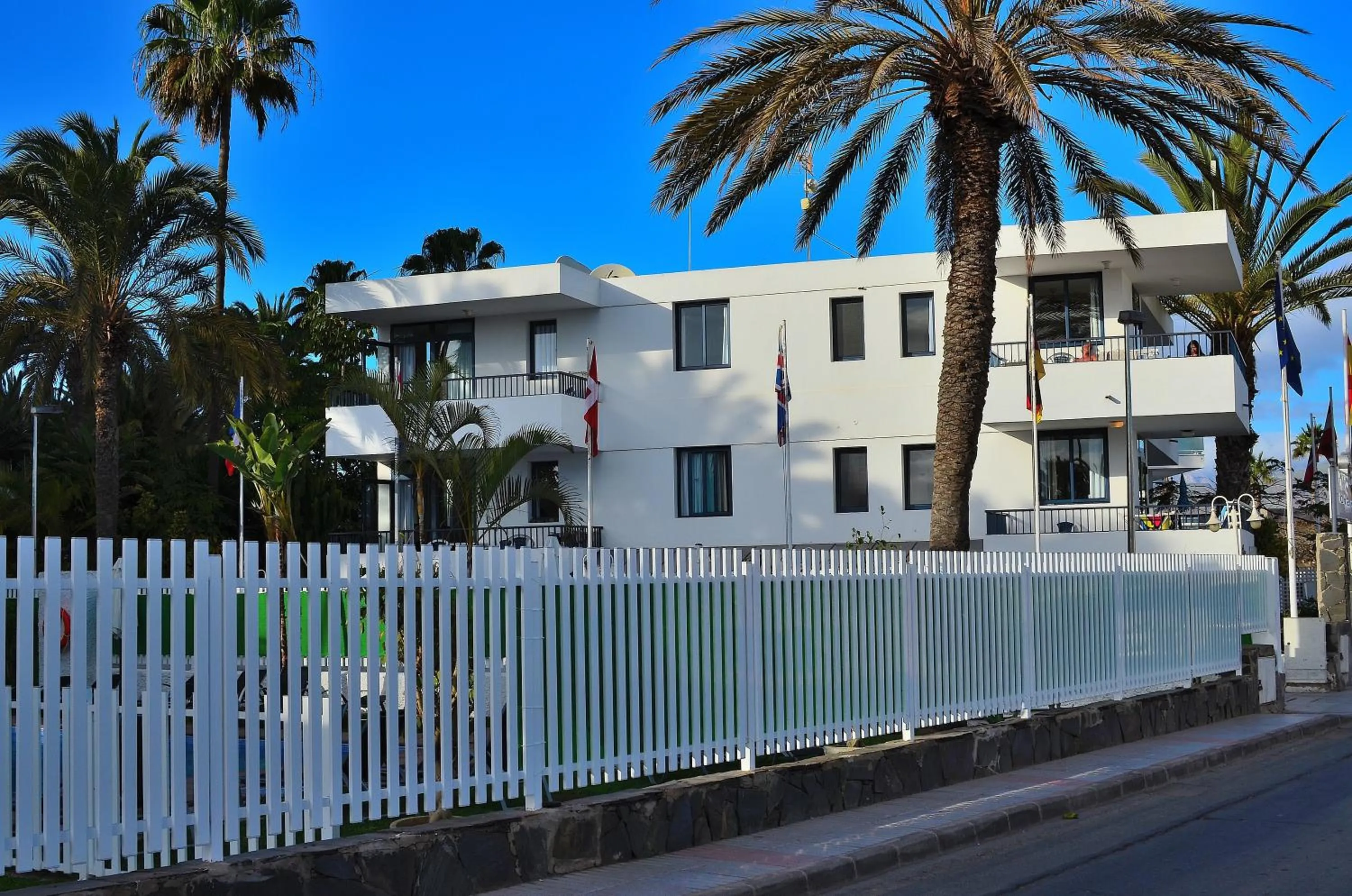 Facade/entrance, Property Building in Apartamentos Maspalomas Oasis