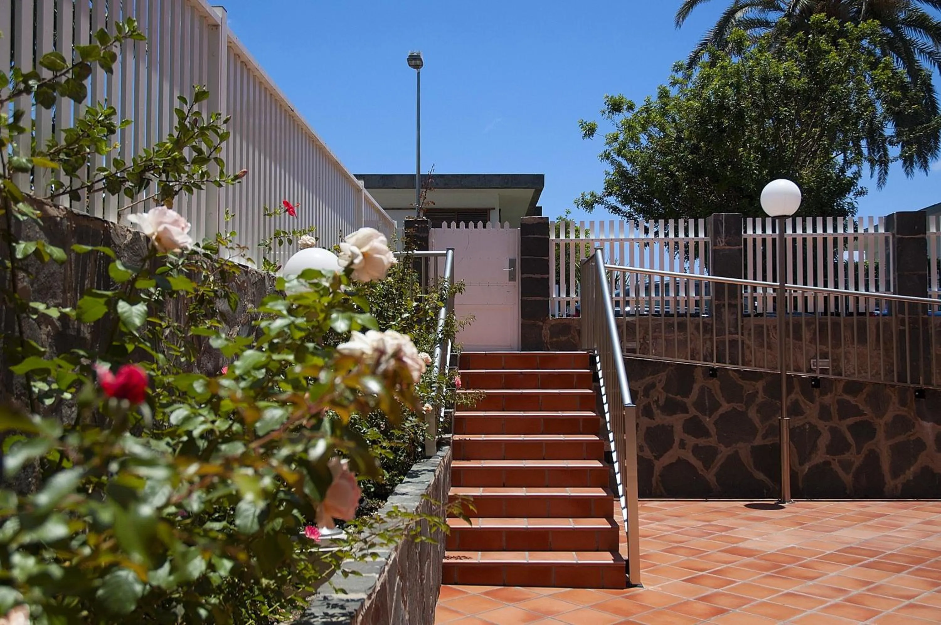 Facade/entrance, Property Building in Apartamentos Maspalomas Oasis