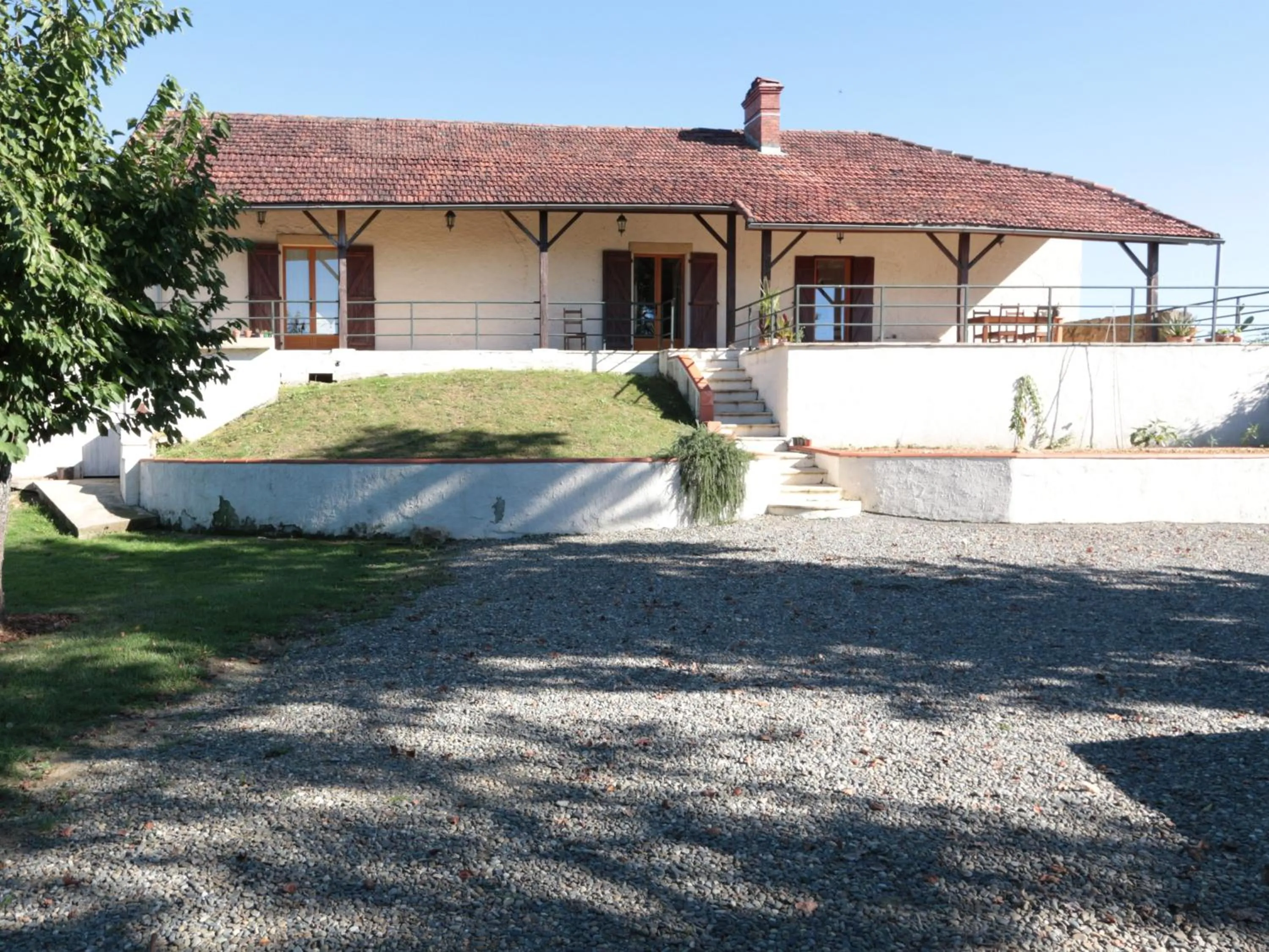 Property building in Ancienne Ecole