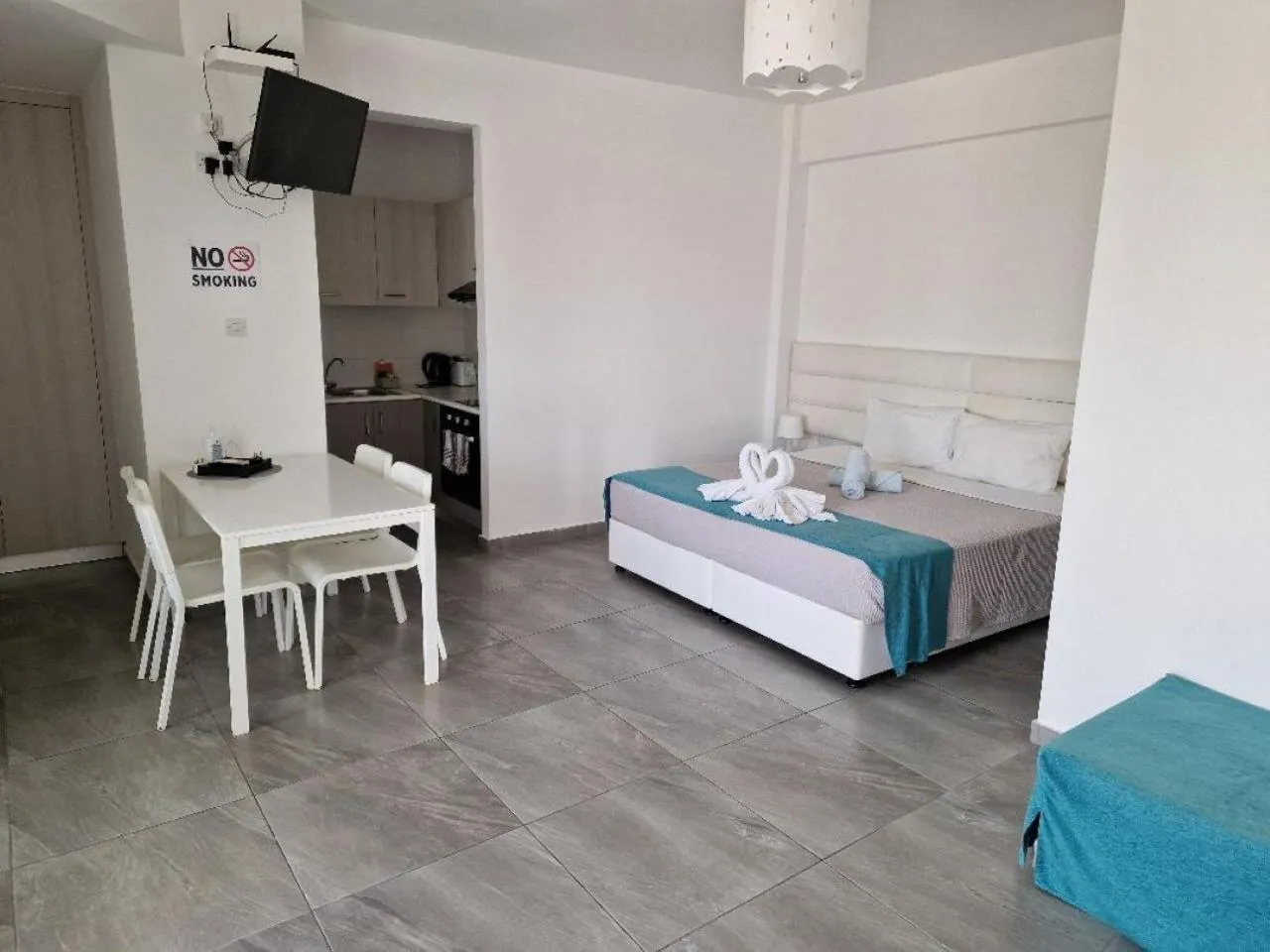 Christopher's Sandy Beach Suites