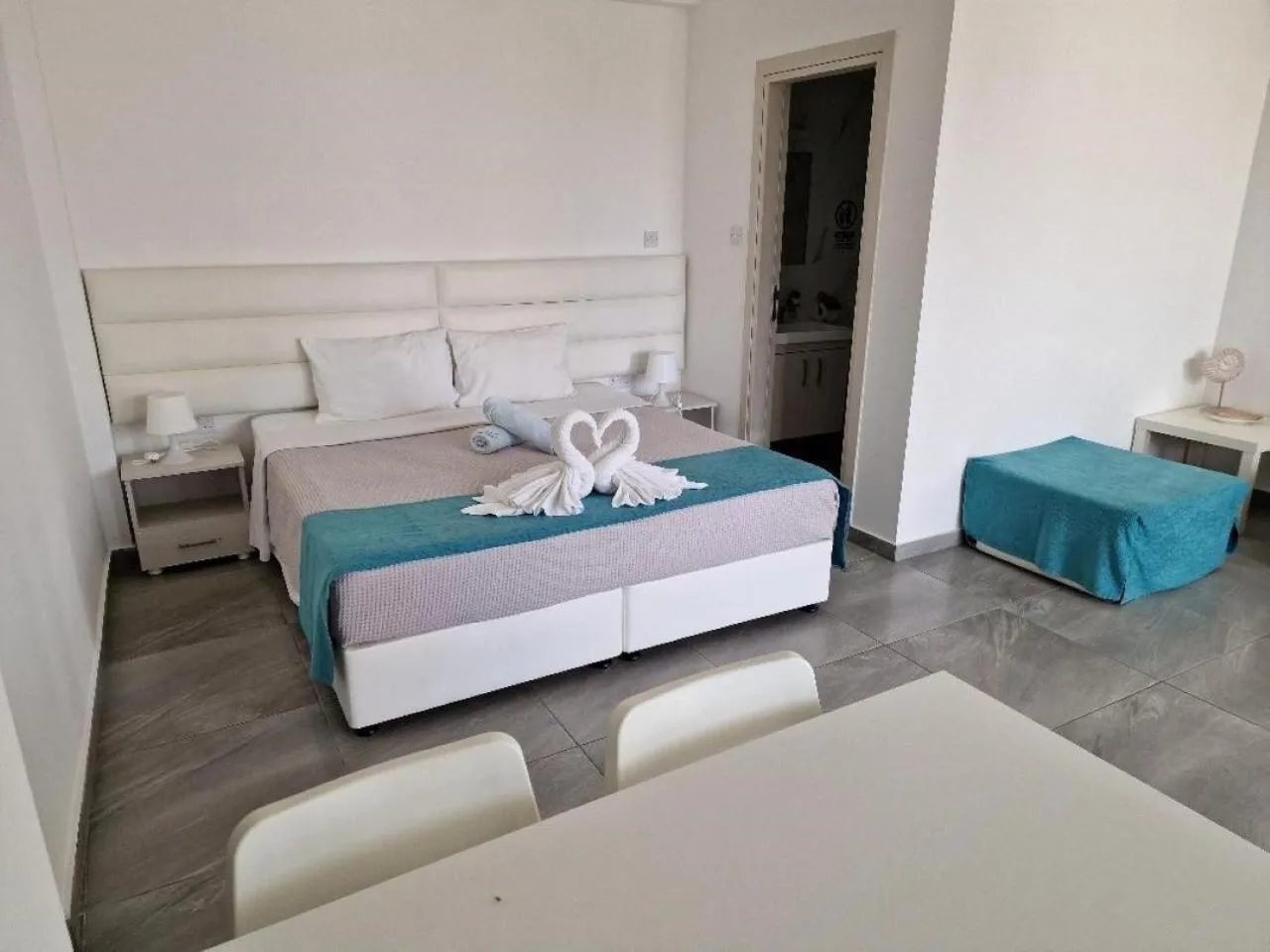 Christopher's Sandy Beach Suites