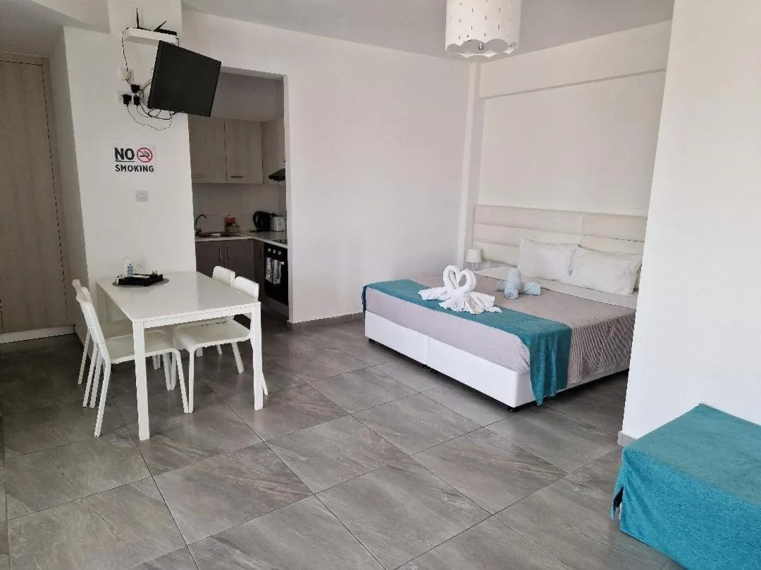 Christopher's Sandy Beach Suites