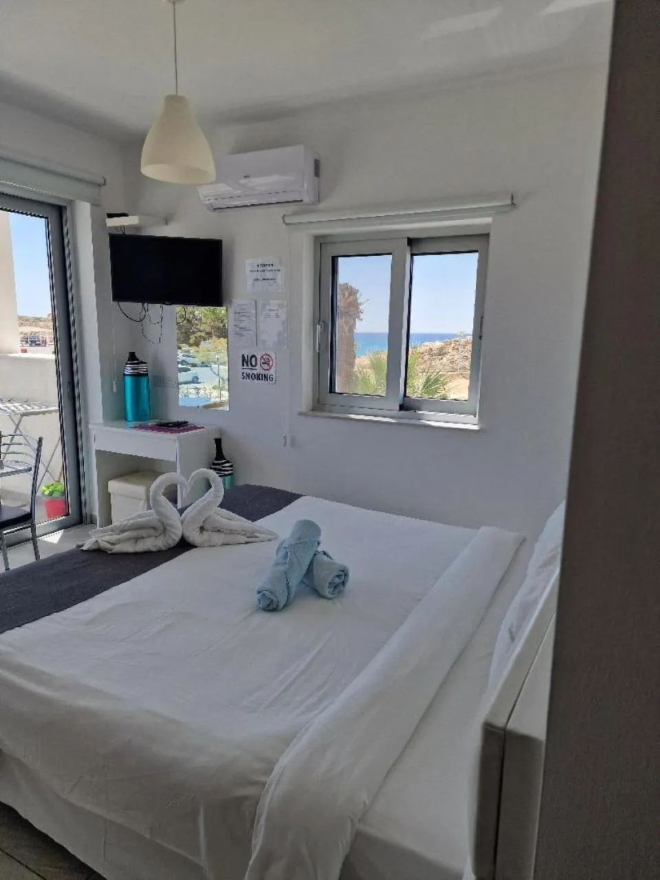 Christopher's Sandy Beach Suites