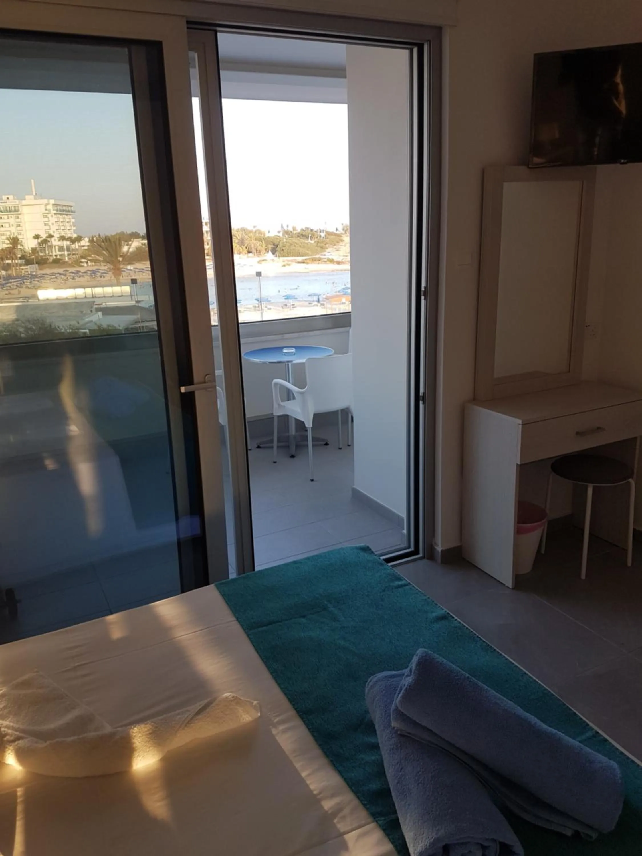 Christopher's Sandy Beach Suites