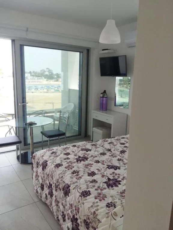 Christopher's Sandy Beach Suites