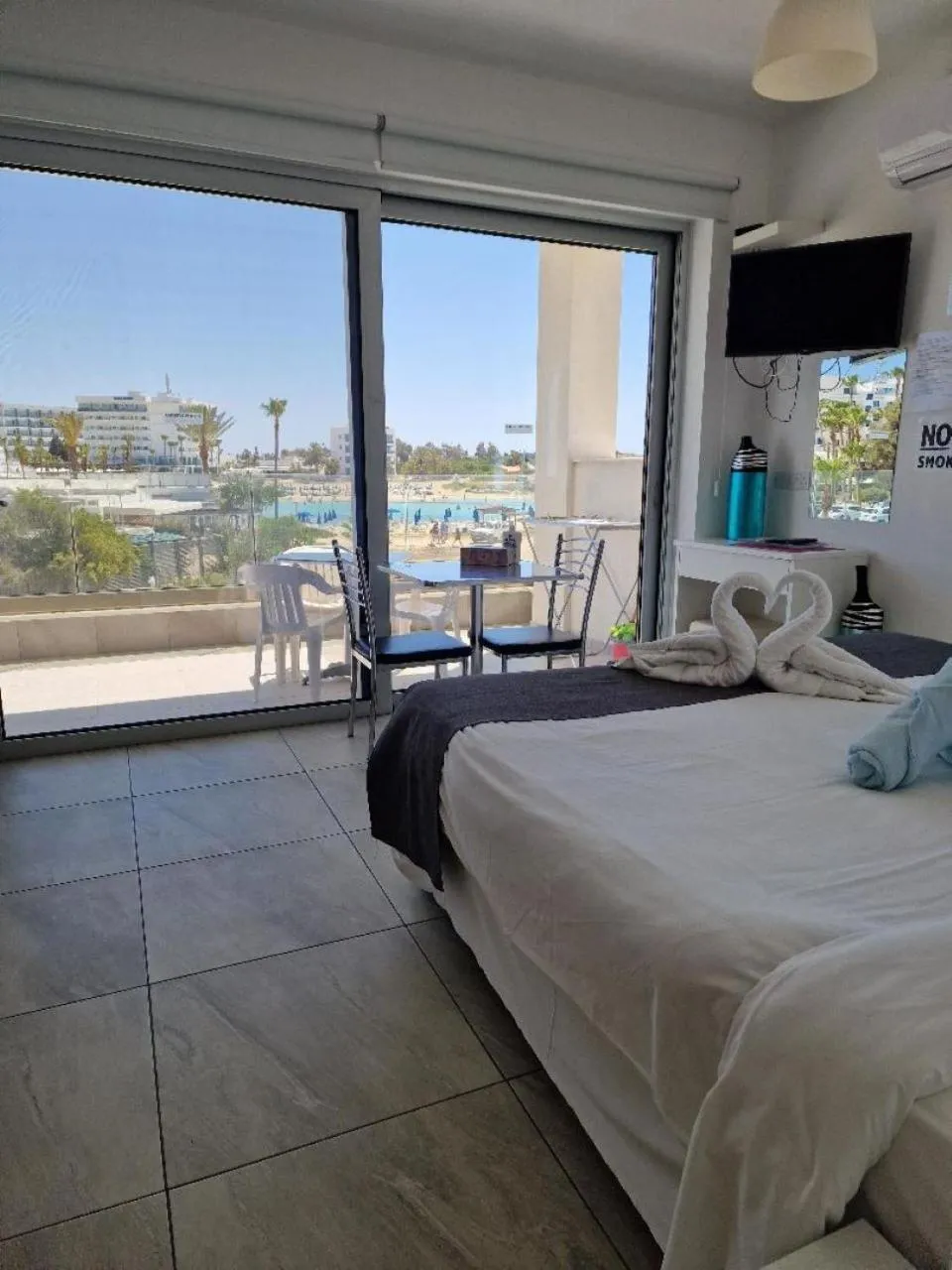 Christopher's Sandy Beach Suites