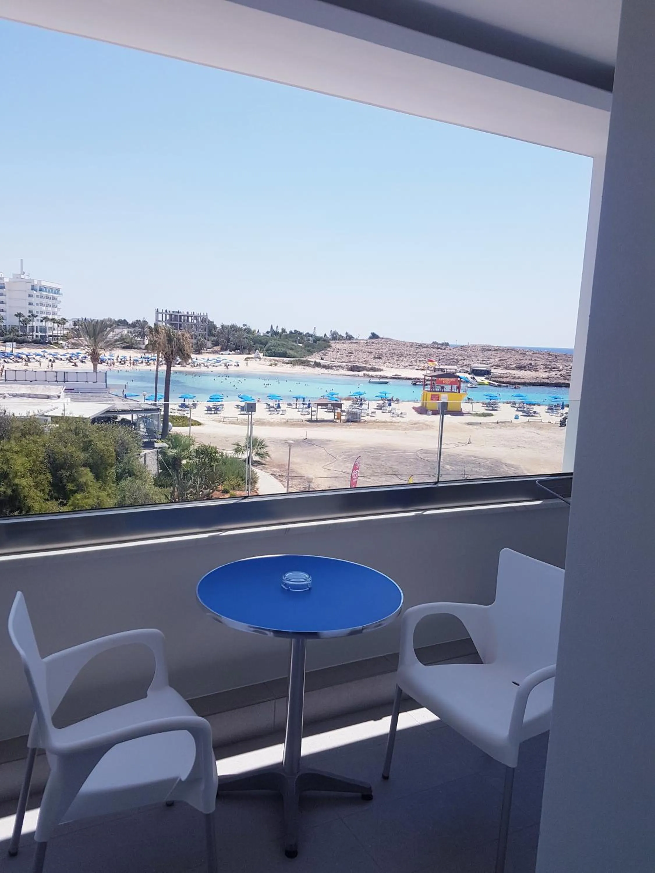 Christopher's Sandy Beach Suites