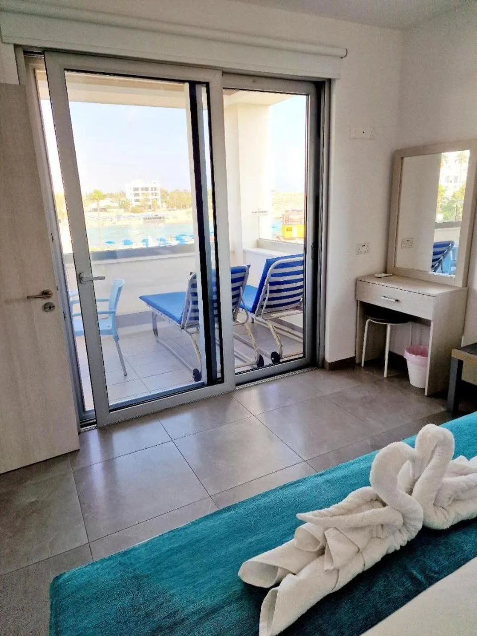 Christopher's Sandy Beach Suites