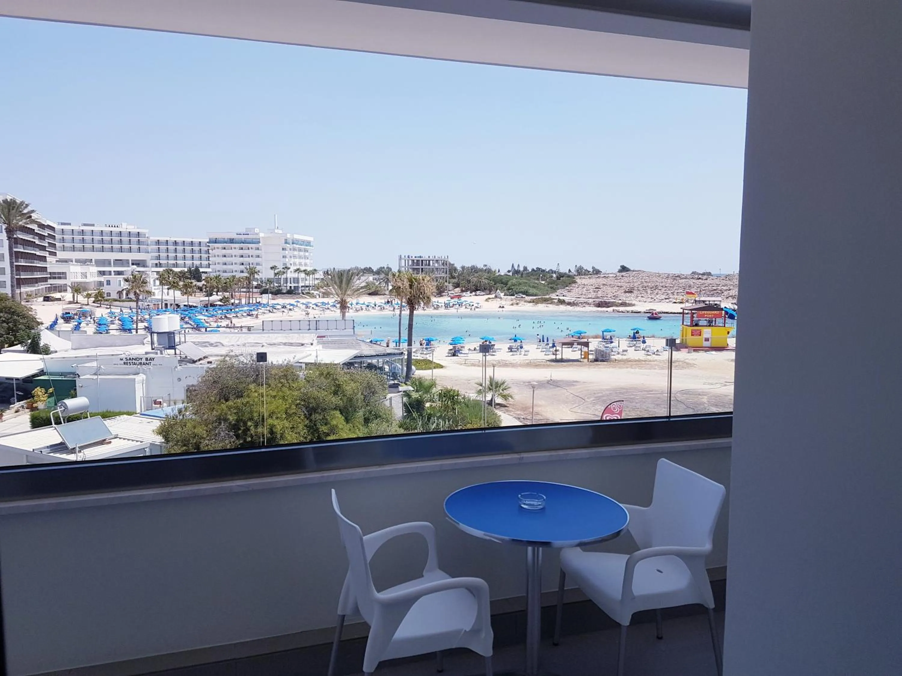 Christopher's Sandy Beach Suites