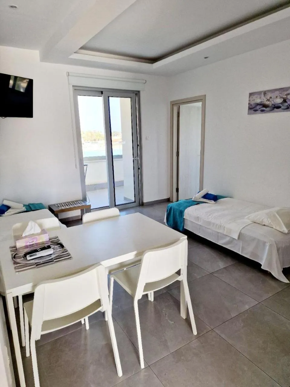 Christopher's Sandy Beach Suites