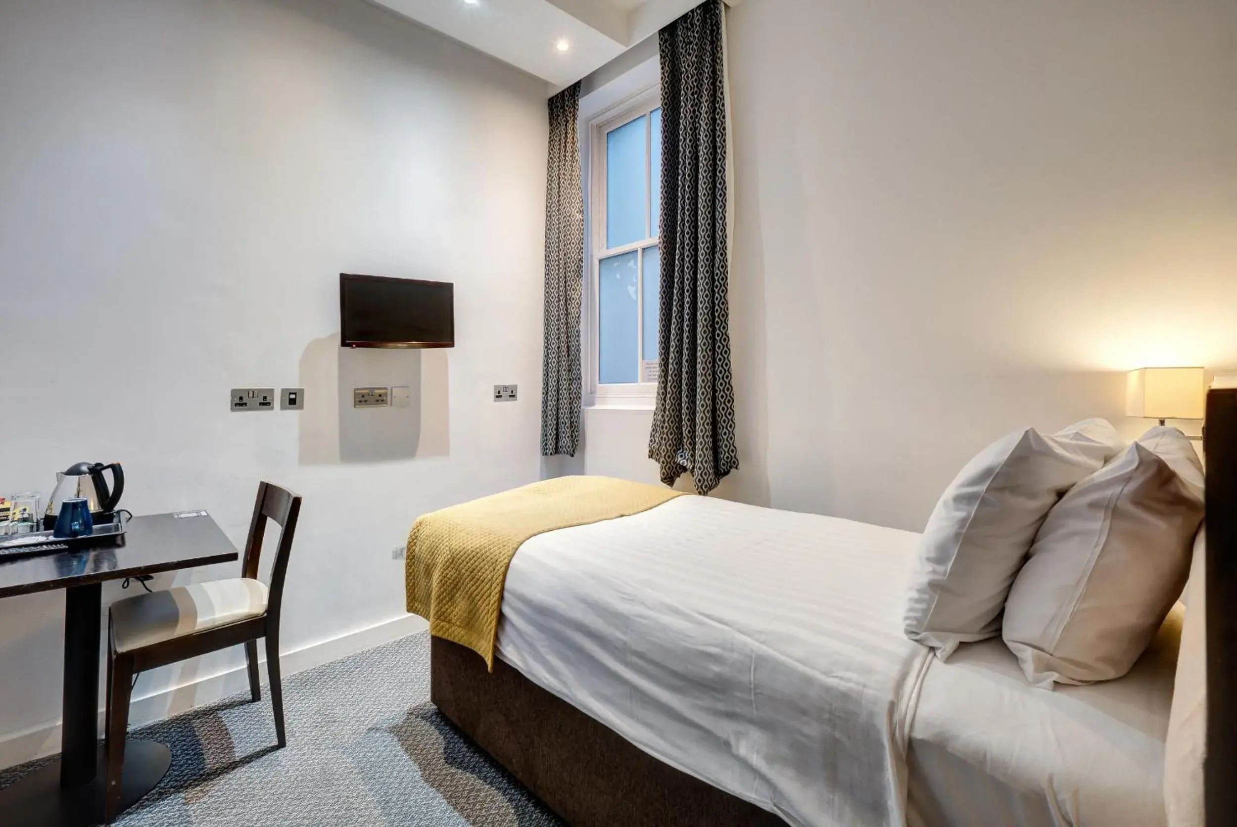 Standard Single Room in Maitrise Hotel Maida Vale - London Standard Single Room in Maitrise Hotel Maida Vale - London