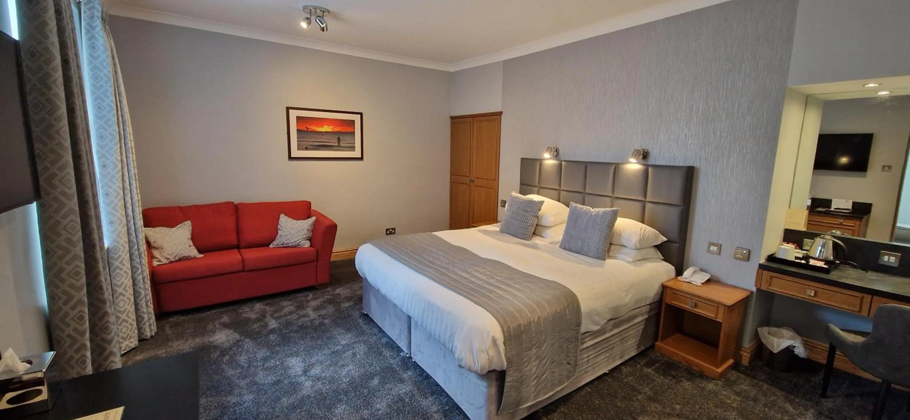 Bed in The Royal Hotel