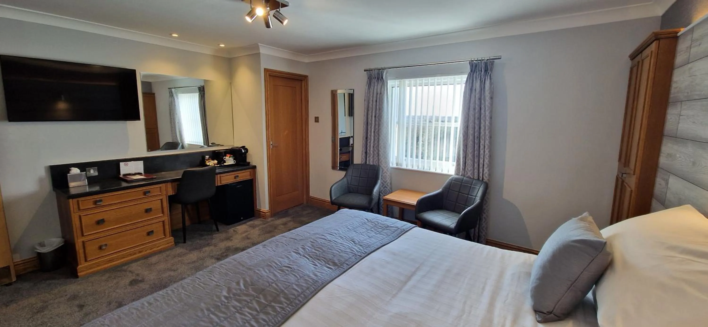 Bed in The Royal Hotel