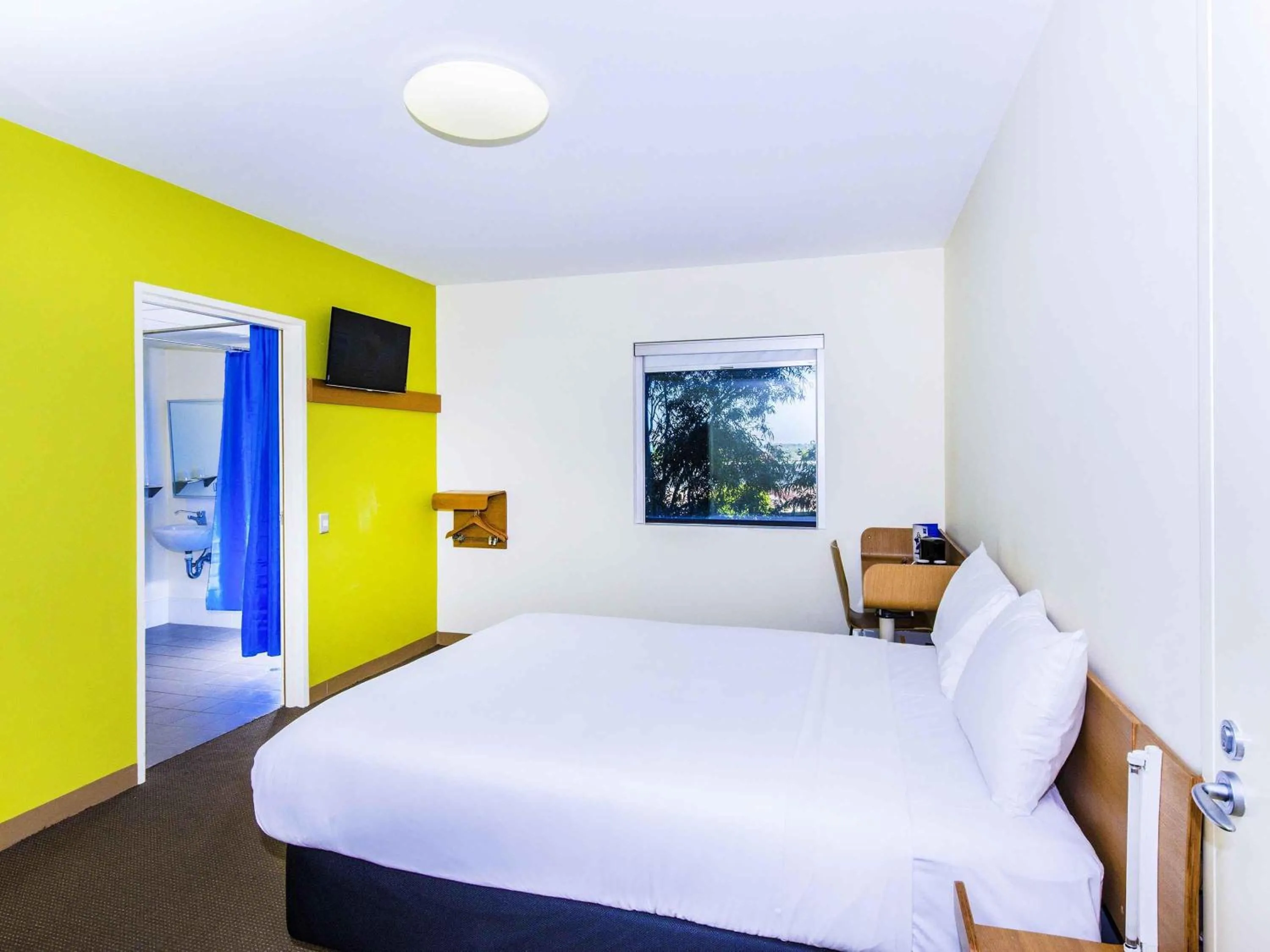 Bedroom, Bed in ibis Budget Sydney Olympic Park
