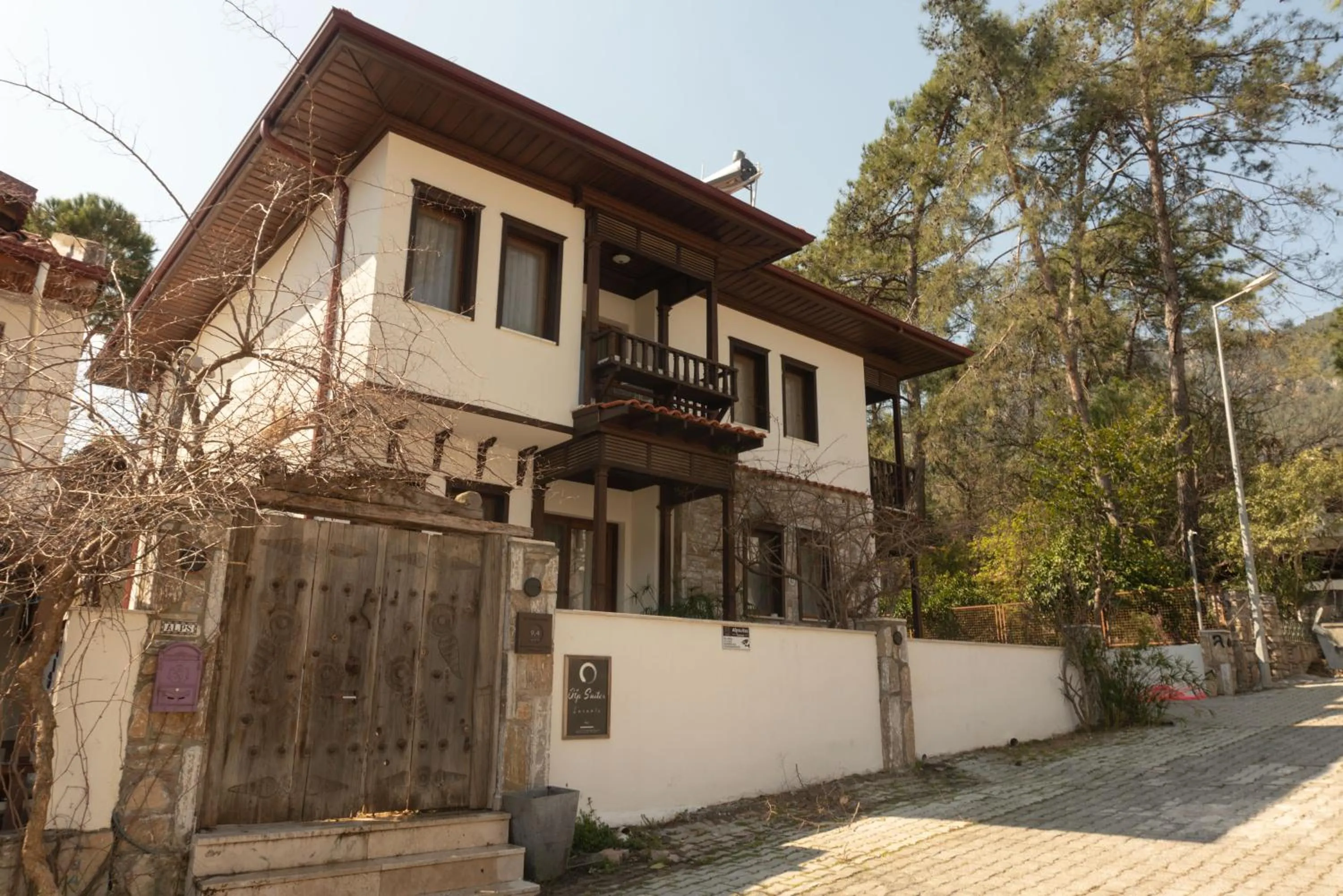 Property building in Alp Suites Lavanta