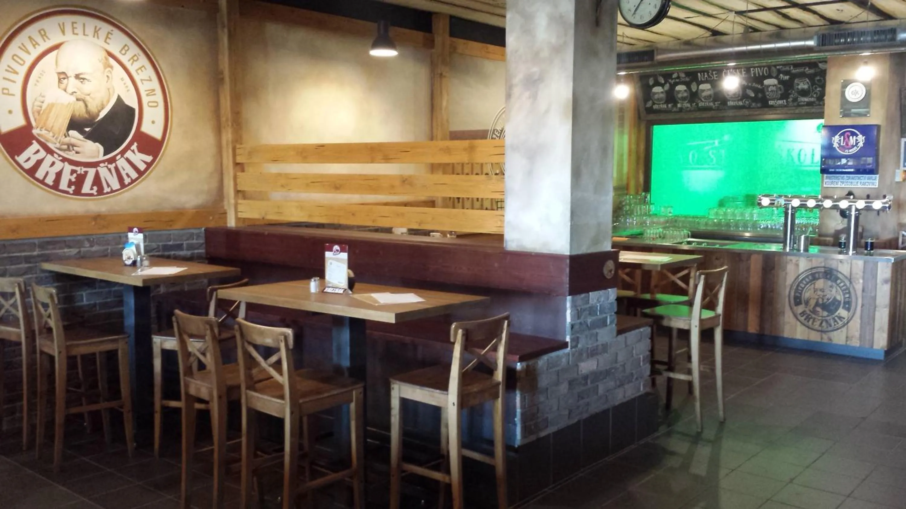 Restaurant/places to eat in Hostel Blanice