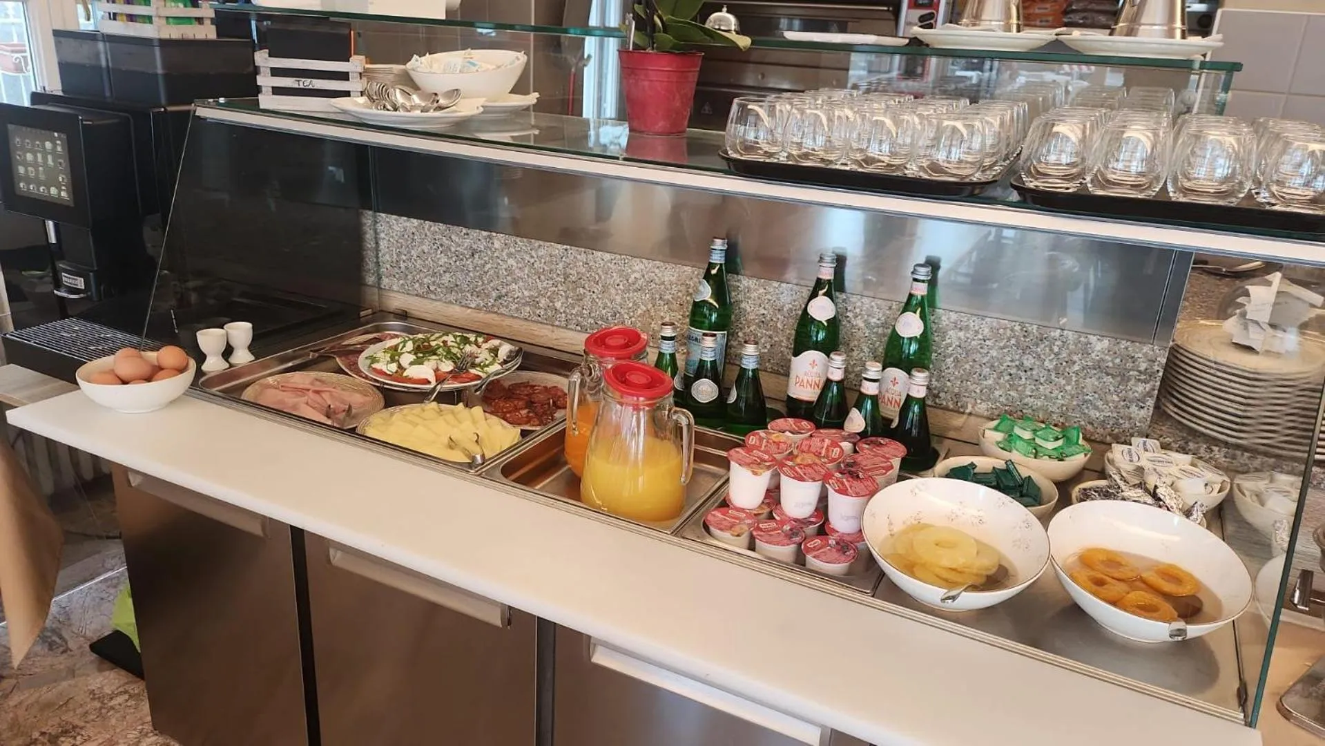 Buffet breakfast in Hotel Conca D'Oro ***S