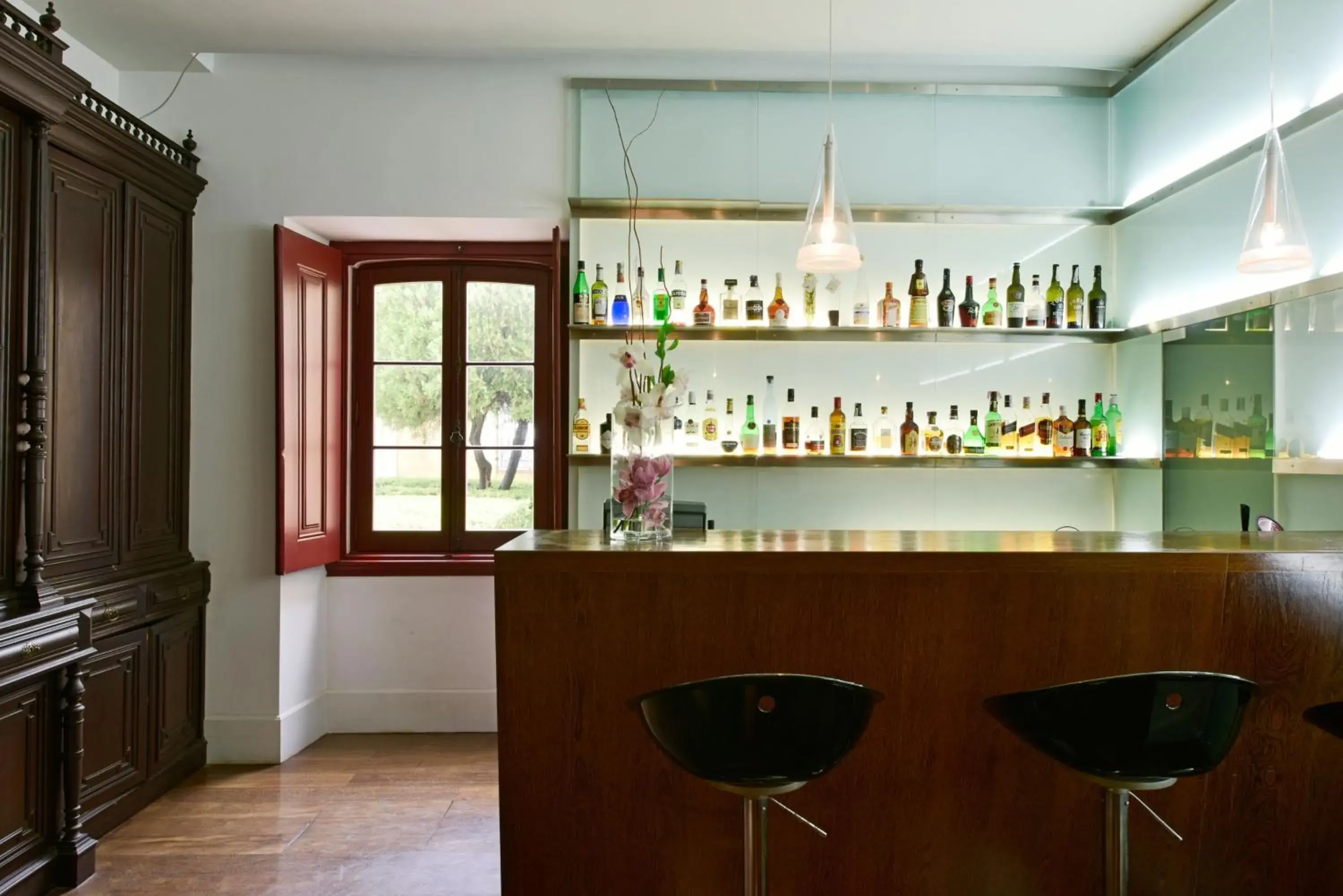 Lounge or bar in Pousada Palacio de Estoi – Small Luxury Hotels of the World Lounge or bar in Pousada Palacio de Estoi – Small Luxury Hotels of the World