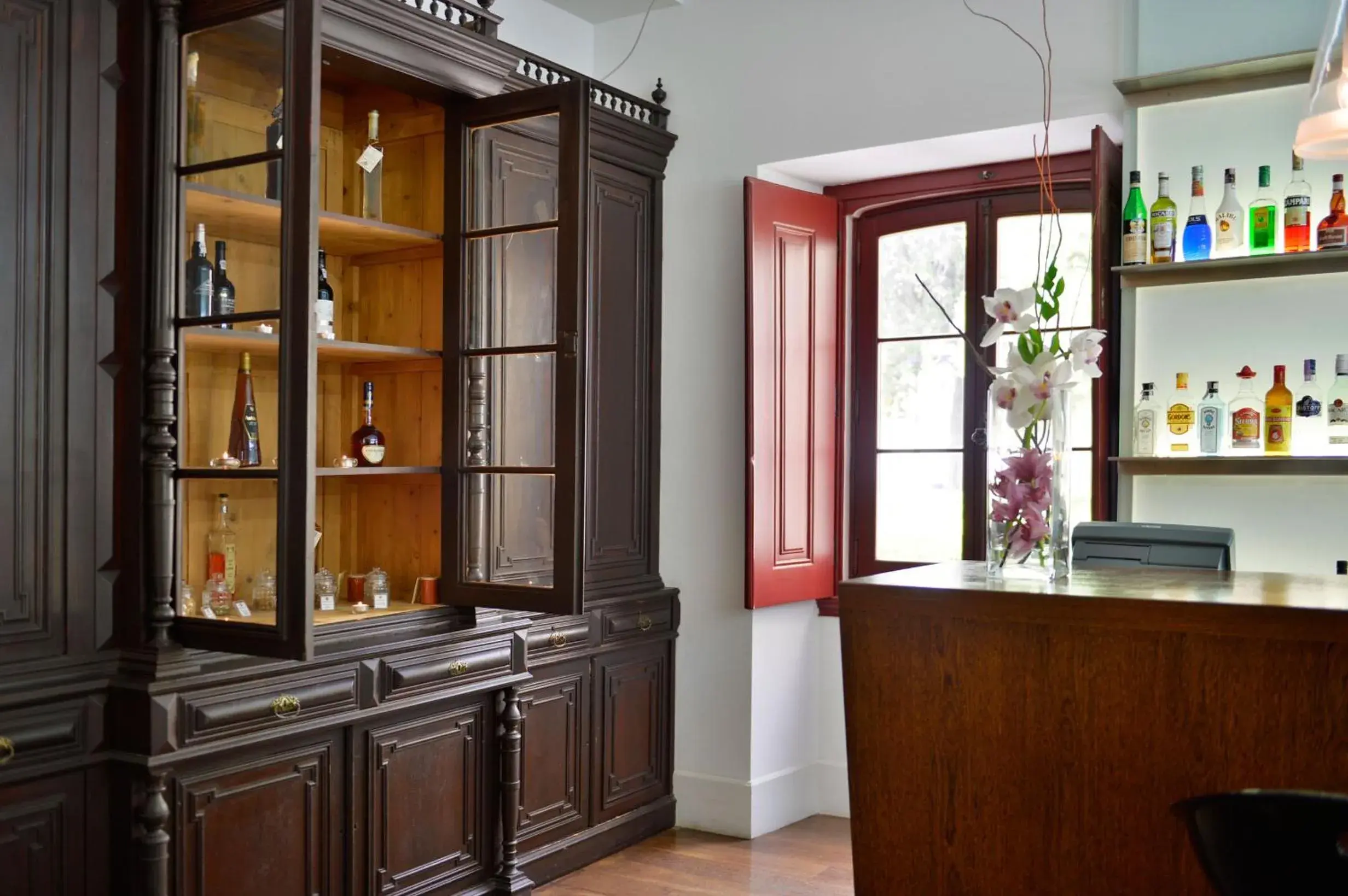 Lounge or bar in Pousada Palacio de Estoi – Small Luxury Hotels of the World Lounge or bar in Pousada Palacio de Estoi – Small Luxury Hotels of the World