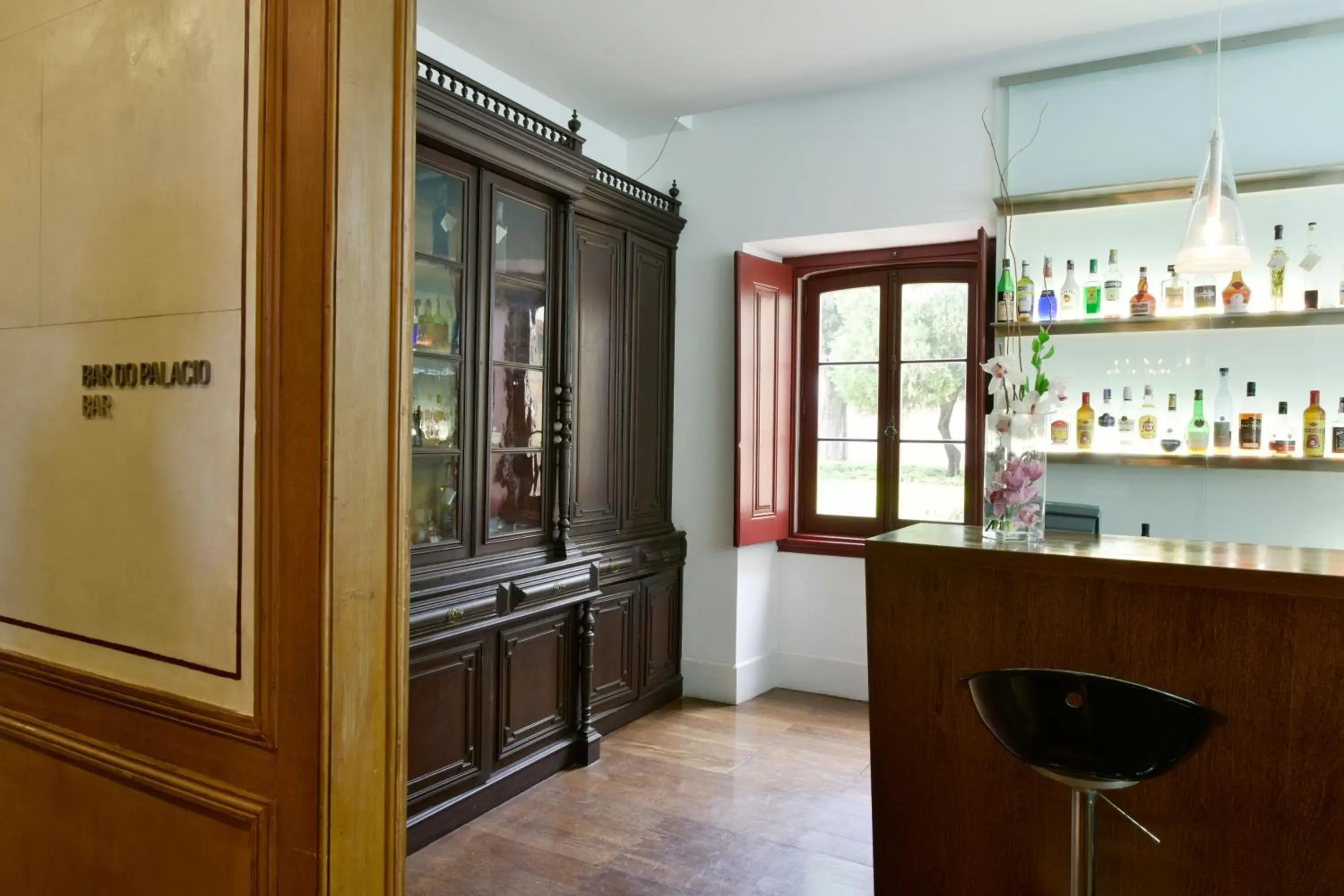 Lounge or bar in Pousada Palacio de Estoi – Small Luxury Hotels of the World Lounge or bar in Pousada Palacio de Estoi – Small Luxury Hotels of the World