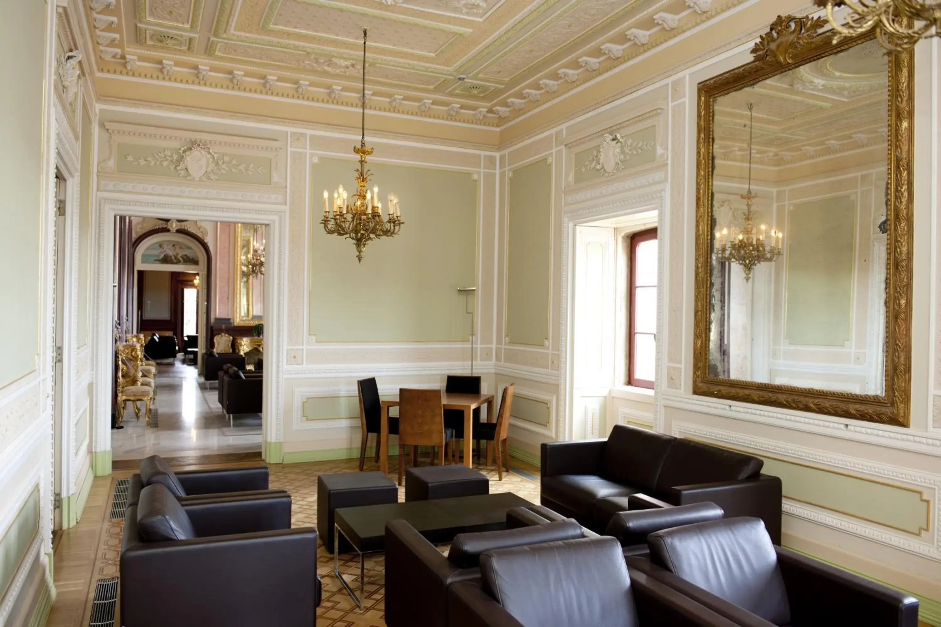 Lounge or bar in Pousada Palacio de Estoi – Small Luxury Hotels of the World Lounge or bar in Pousada Palacio de Estoi – Small Luxury Hotels of the World