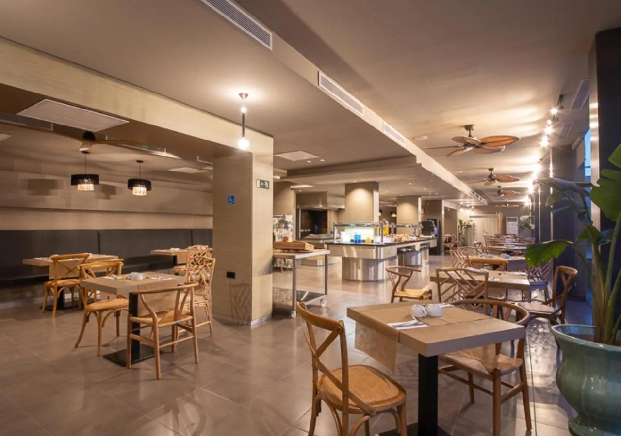 Buffet breakfast, Restaurant/Places to Eat in Hotel Els Arenals
