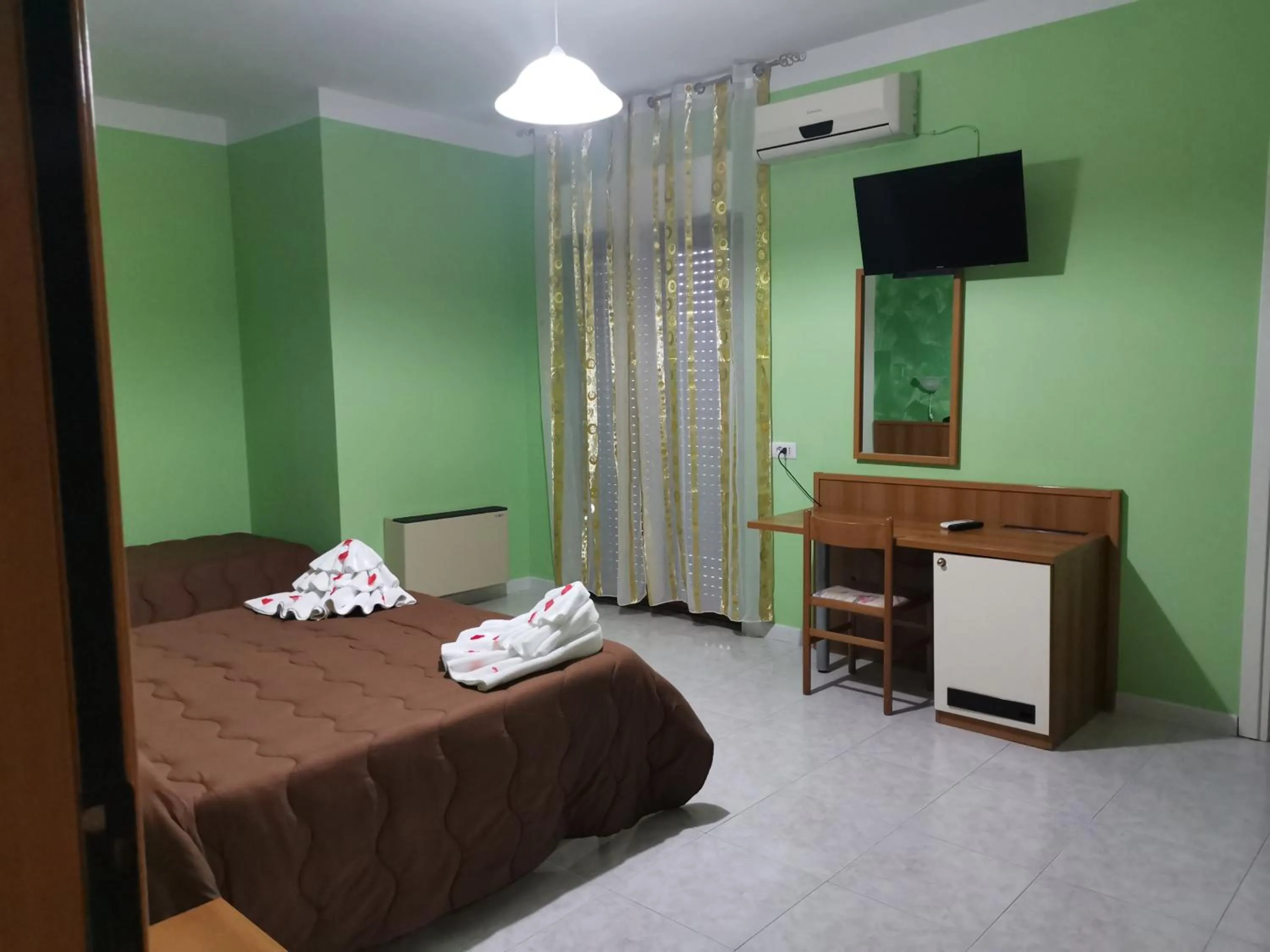 Photo of the whole room, Bed in Hotel Park Grumentum