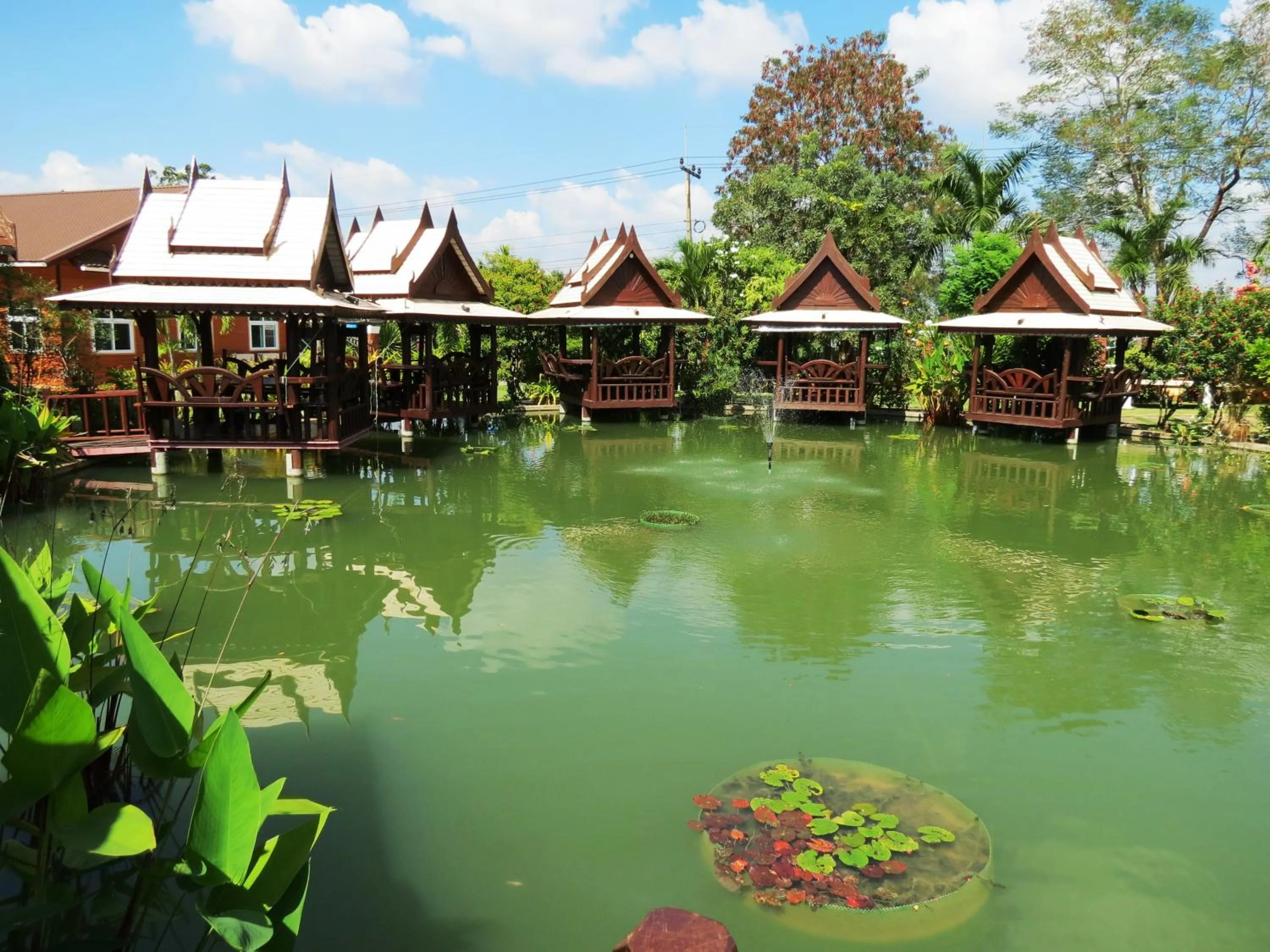 Property building in Pongsin Resort