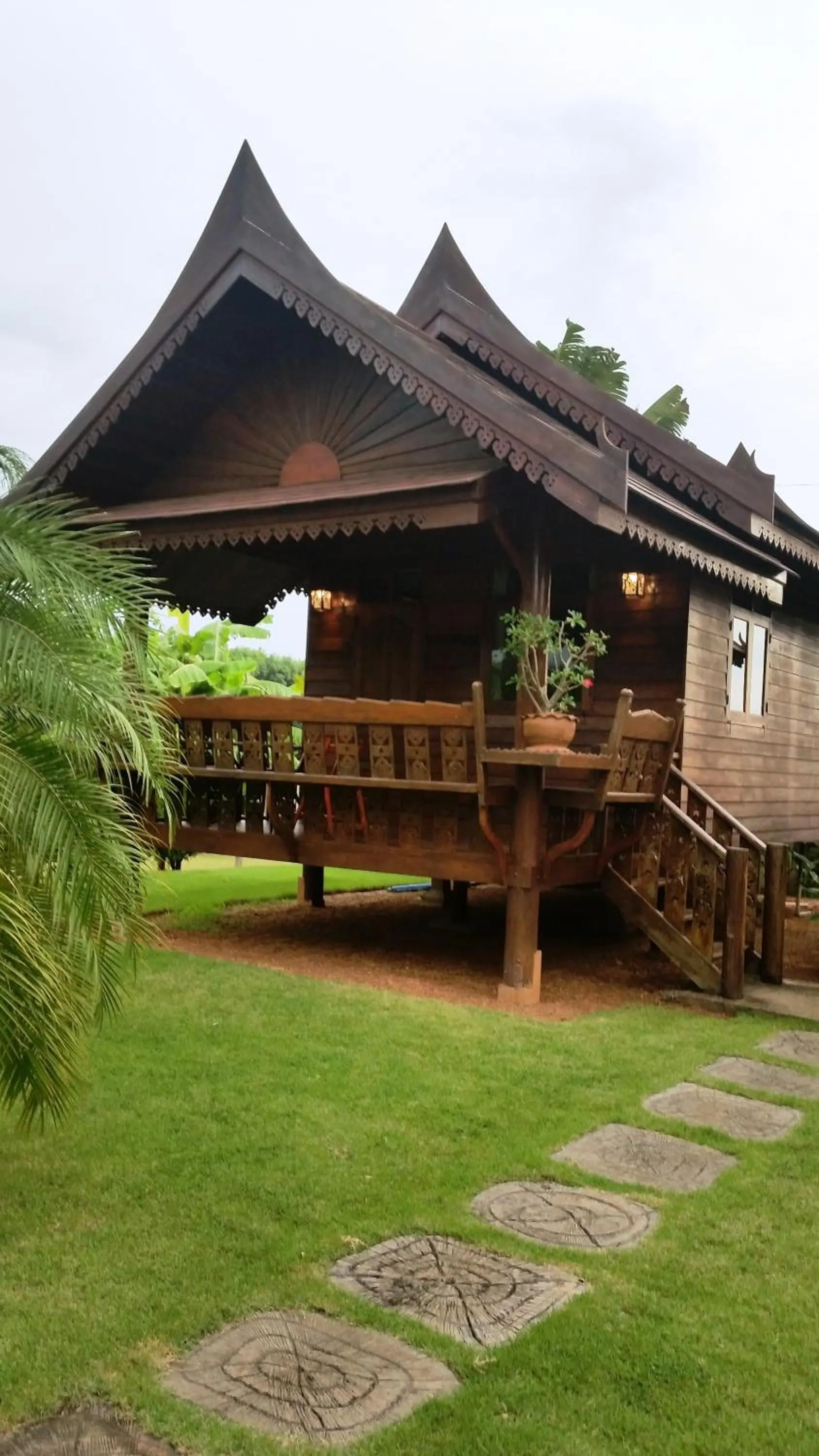 Facade/entrance in Pongsin Resort