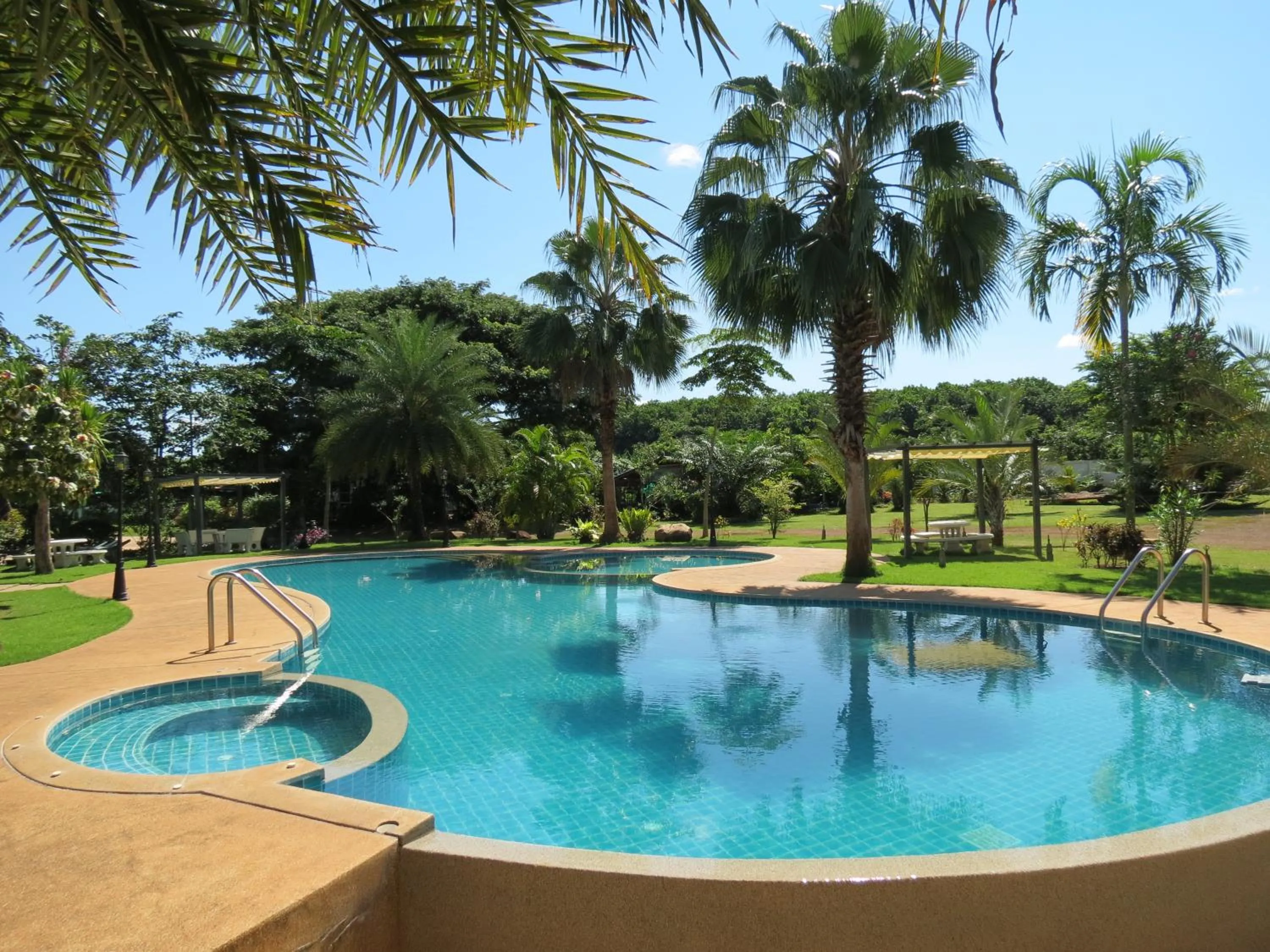 Garden view in Pongsin Resort