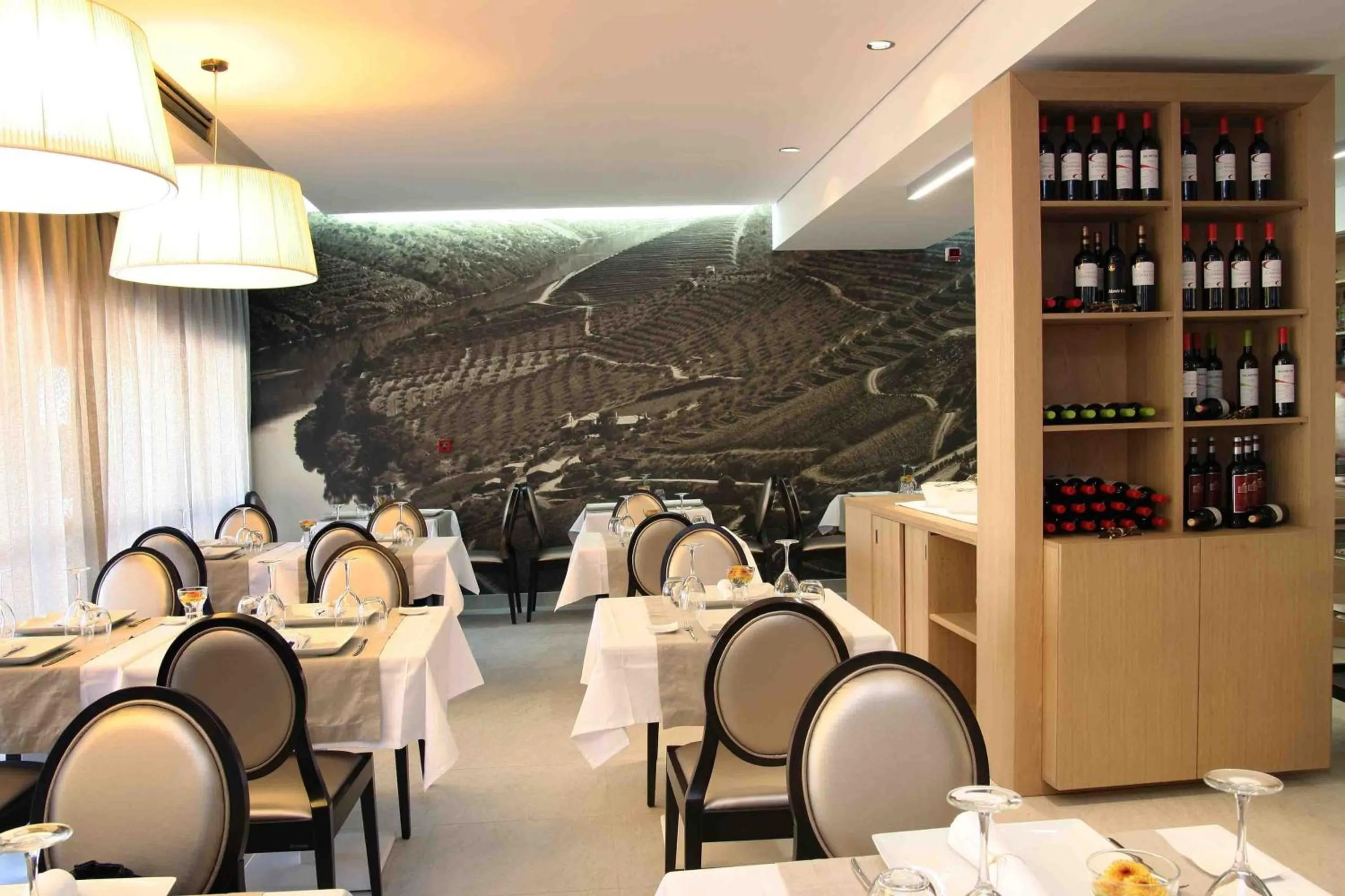 Restaurant/places to eat in Hotel Douro Inn