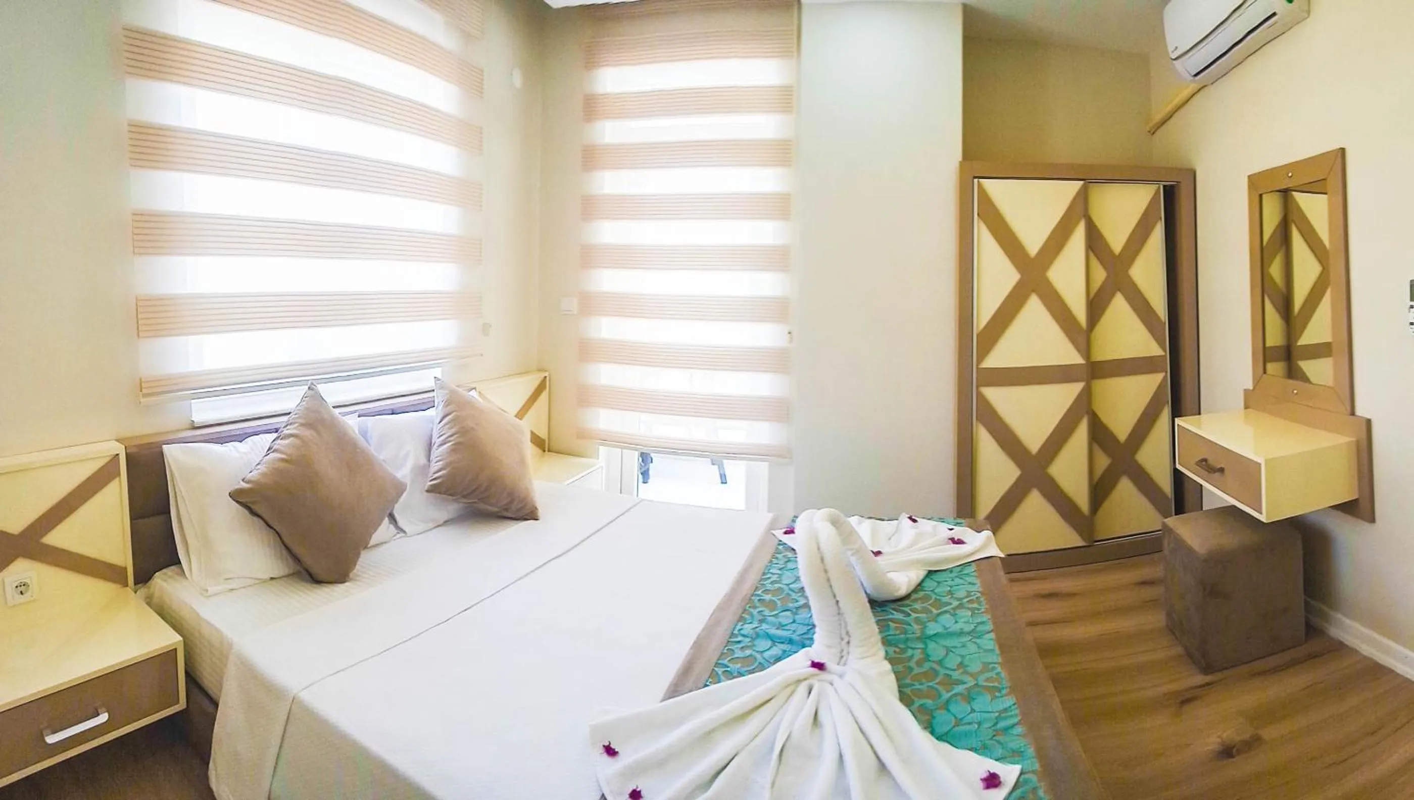 Day, Bed in Ale Apartments Hotel