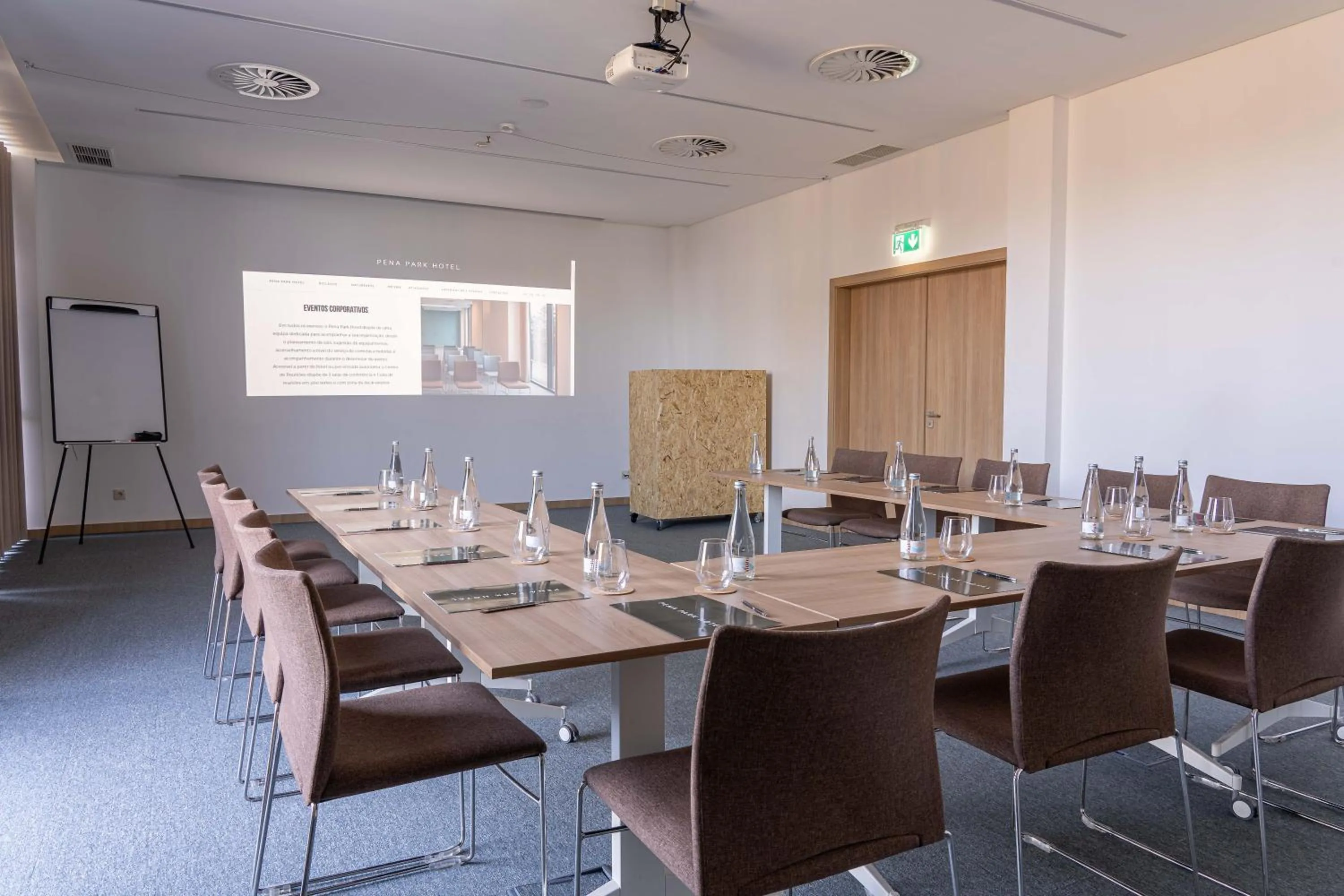 Meeting/conference room in Pena Park Hotel