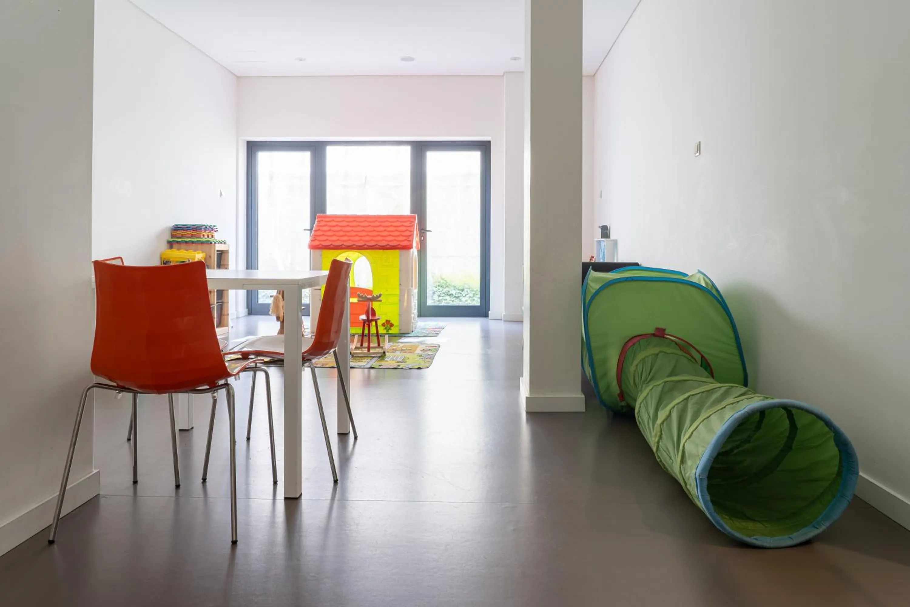 children in Pena Park Hotel