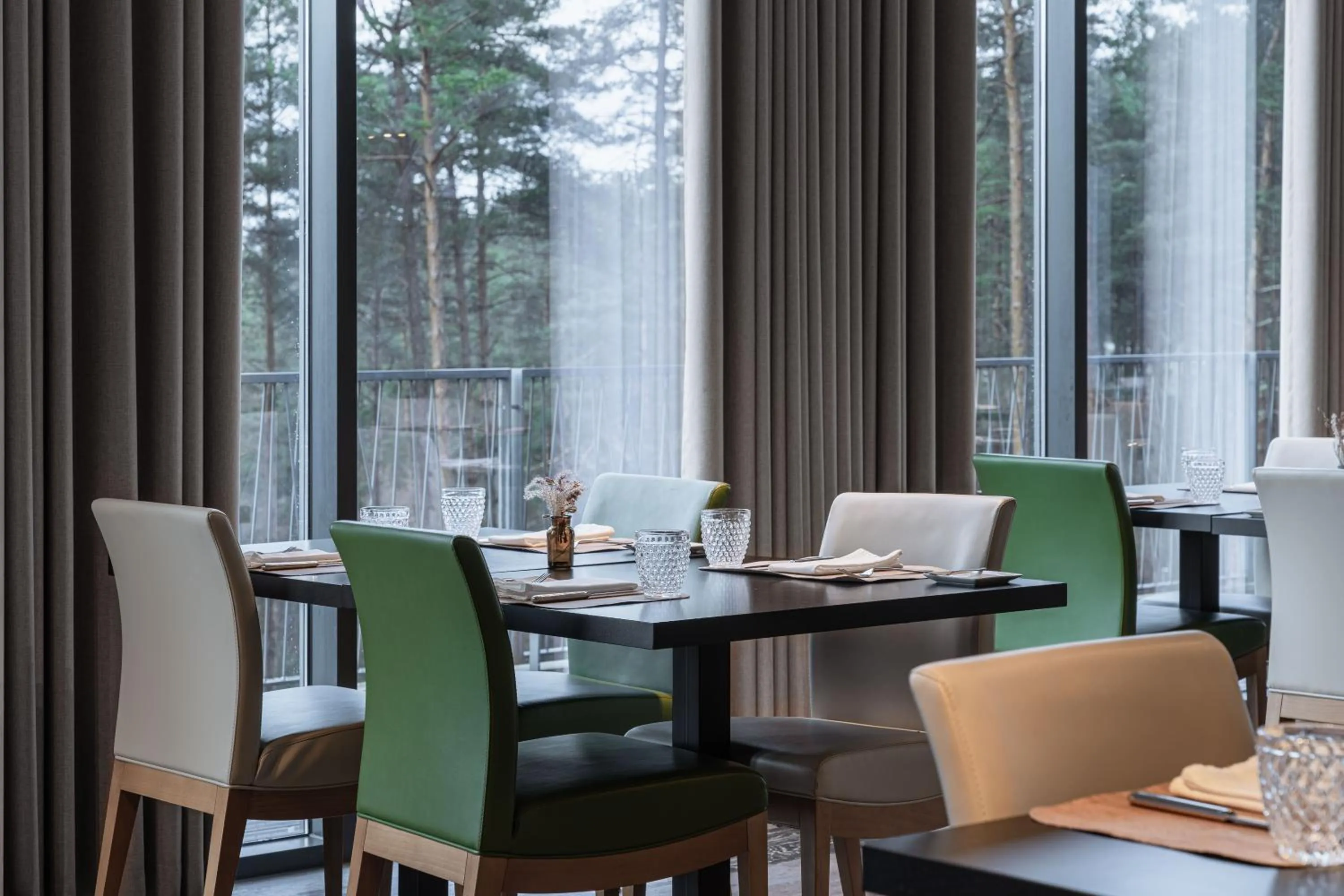 Restaurant/places to eat in Pena Park Hotel