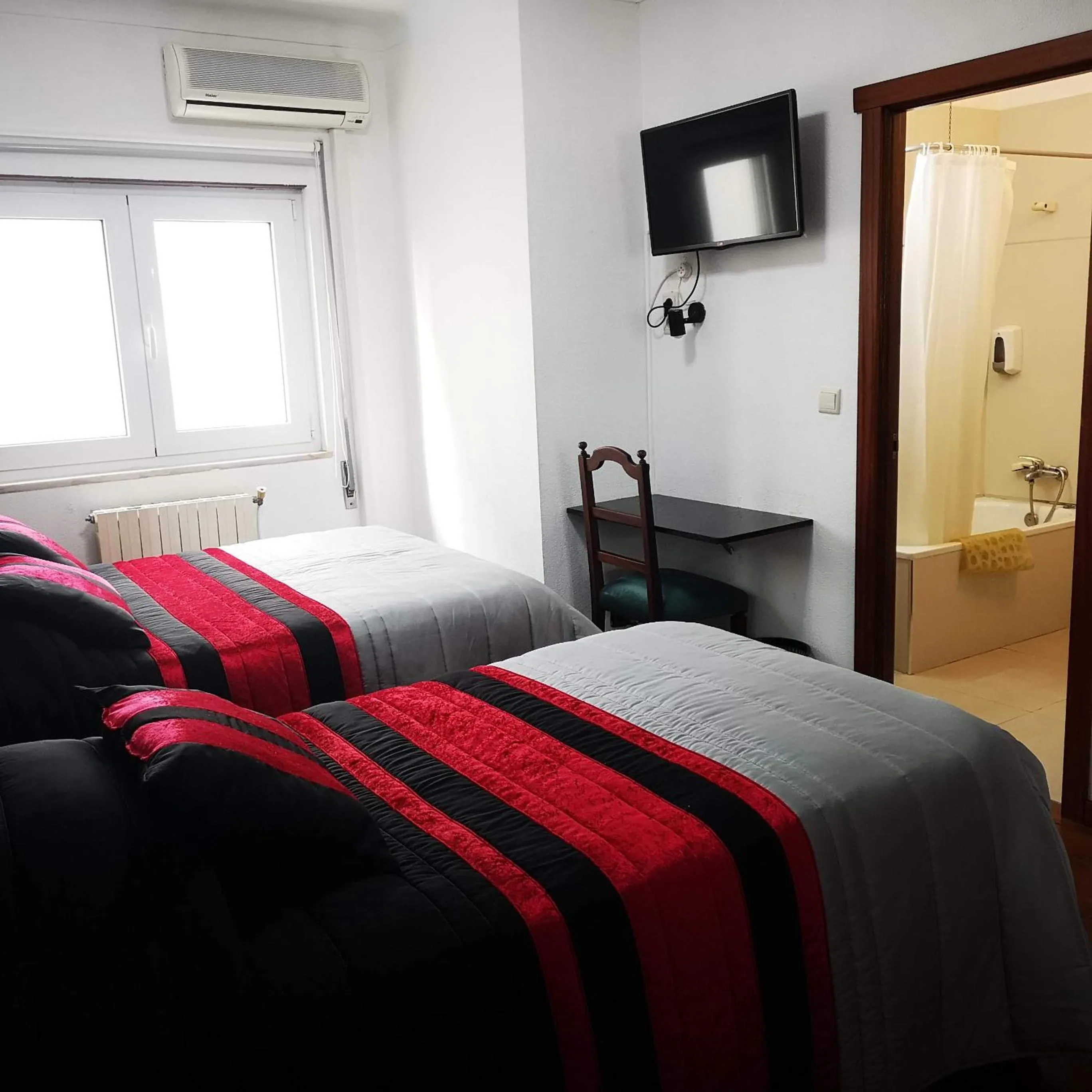 Bed in Hotel 4 Estacoes