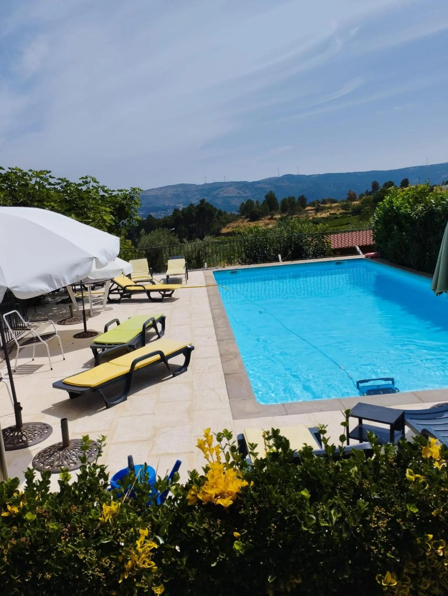 Swimming pool in Outros tempos Turismo de Aldeia