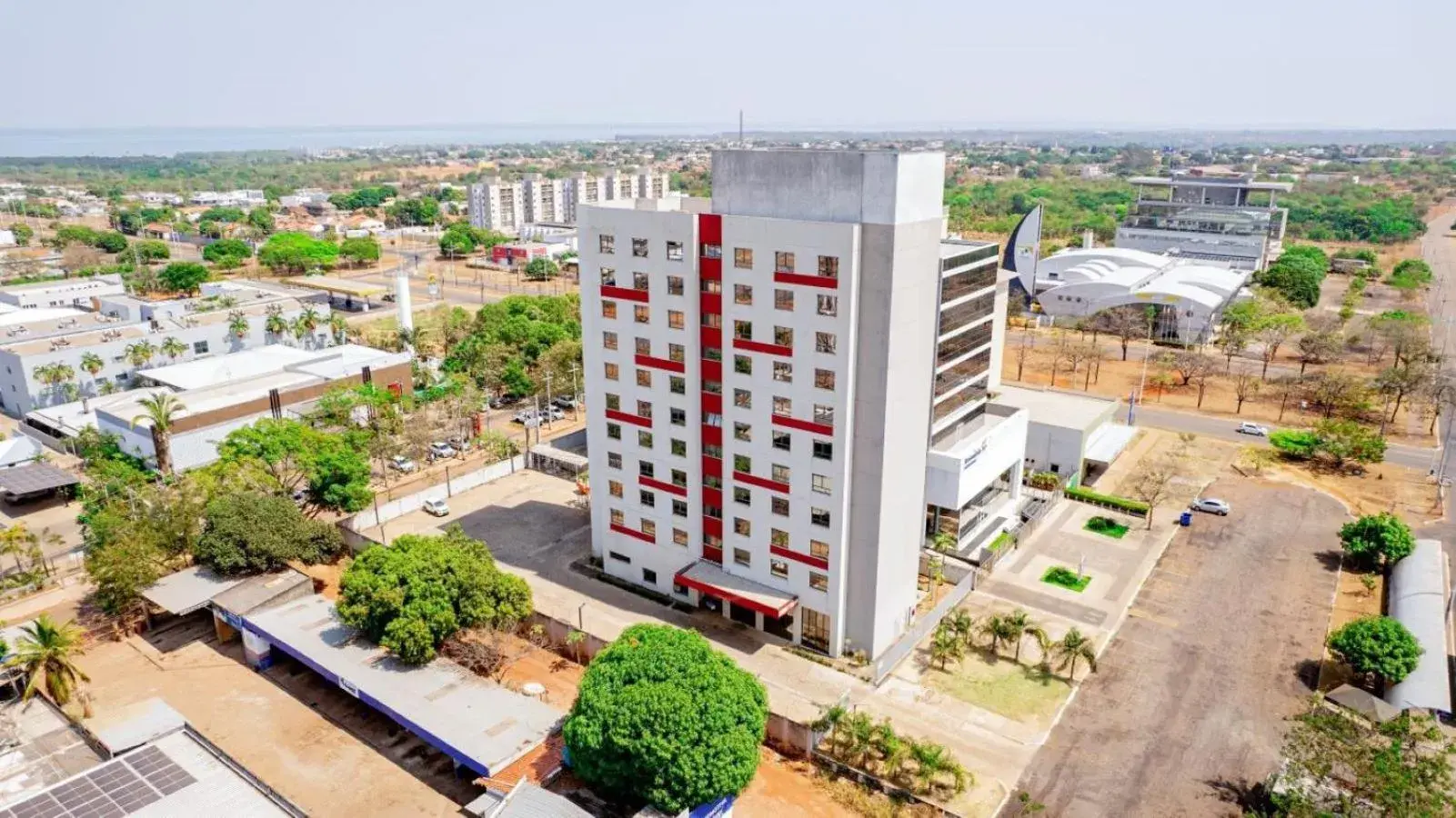 Property building in Nacional Inn Palmas Property building in Nacional Inn Palmas