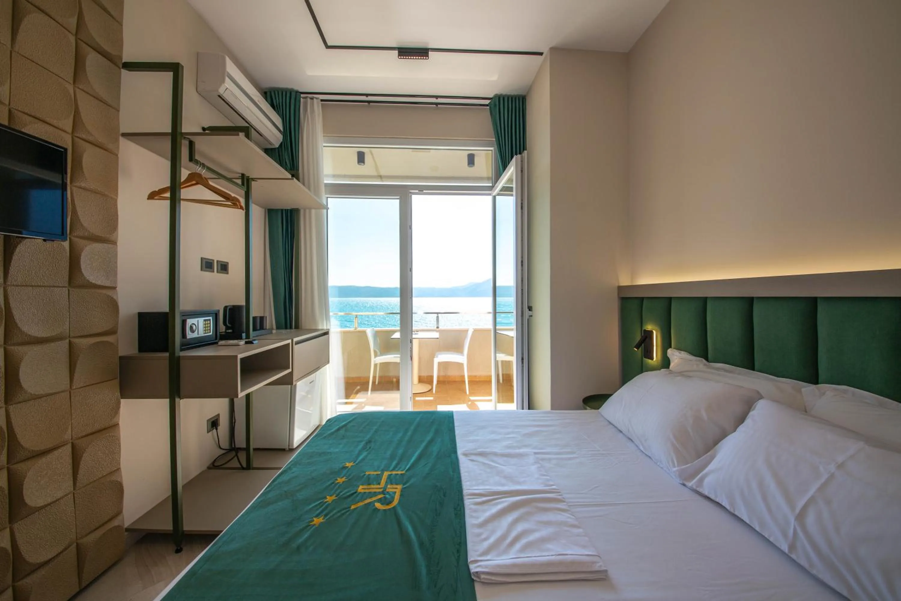 Bedroom in Hotel Royal