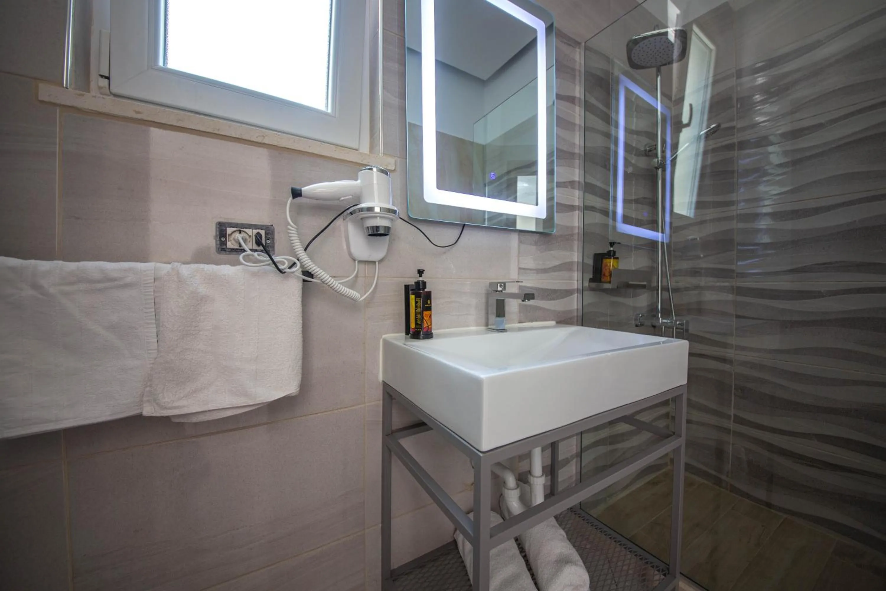 Bathroom in Hotel Royal