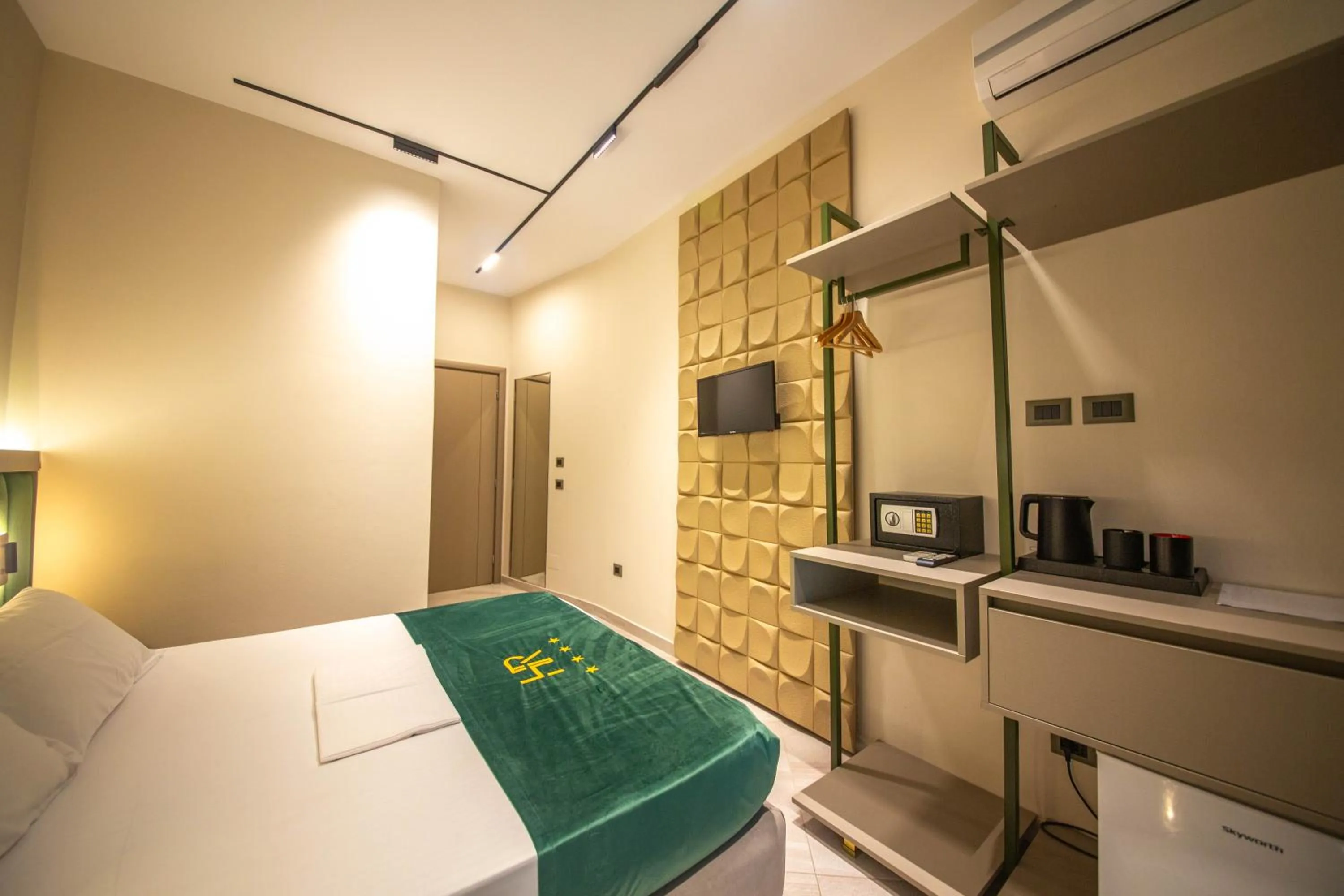 Bedroom in Hotel Royal