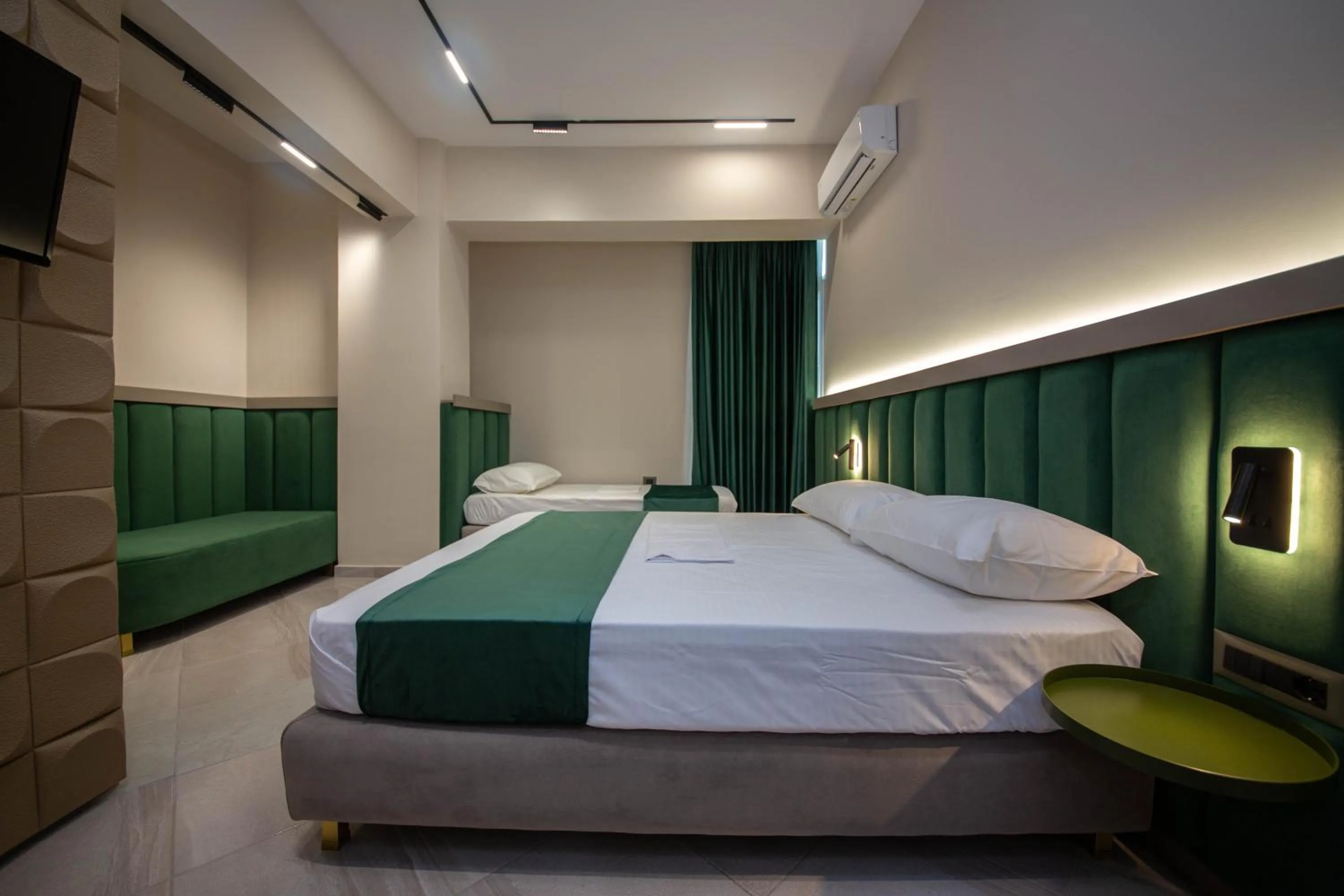 Bedroom in Hotel Royal