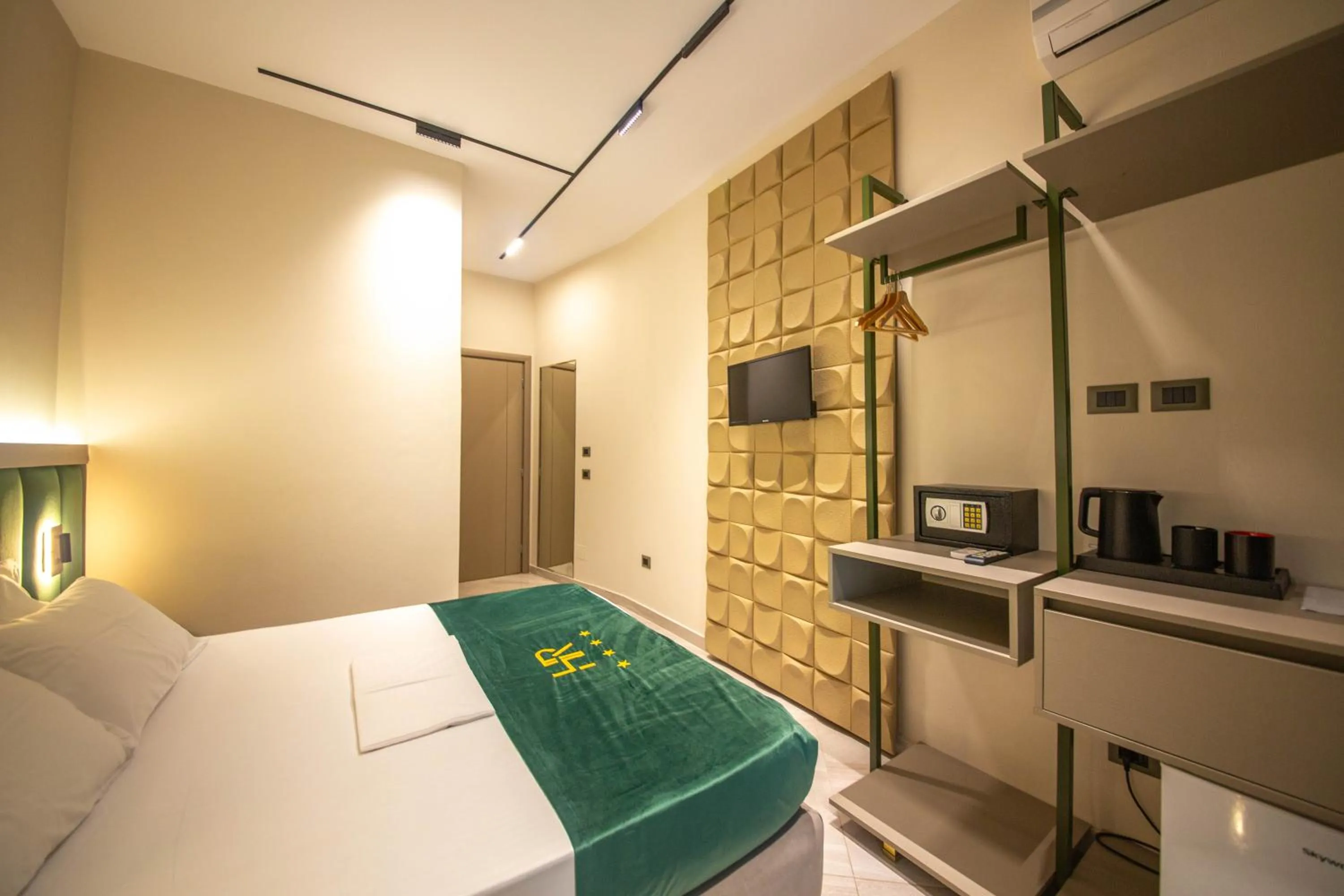 Bedroom in Hotel Royal