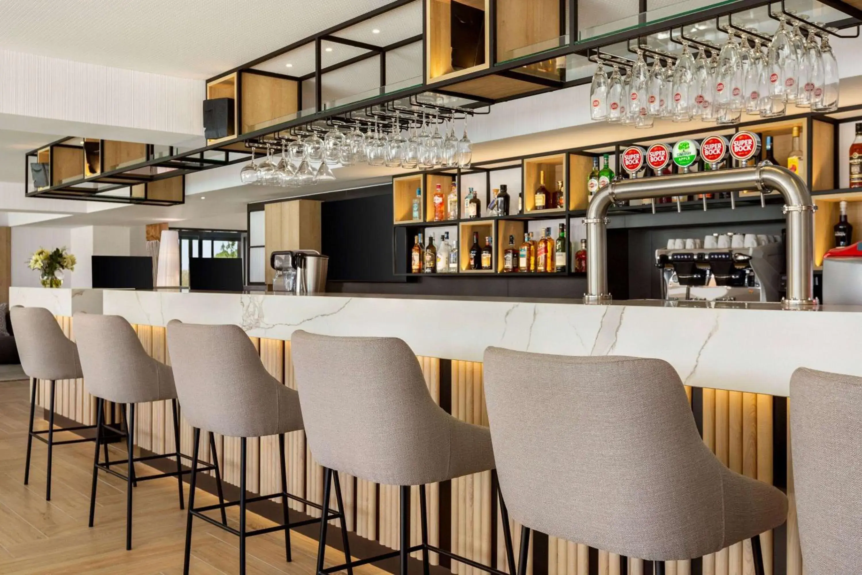 Lounge or bar in Wyndham Residences Alvor Beach Lounge or bar in Wyndham Residences Alvor Beach
